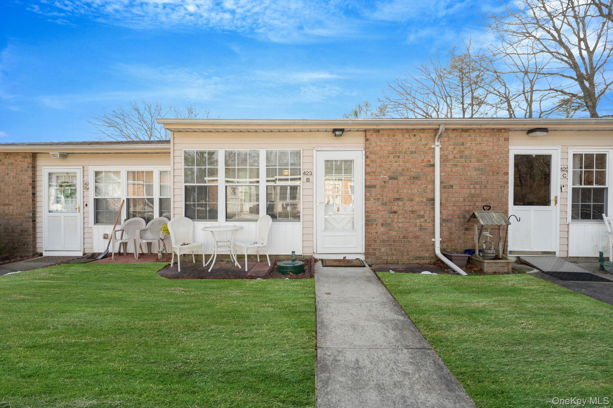 423 Woodbridge Drive # B, Ridge, NY 11961