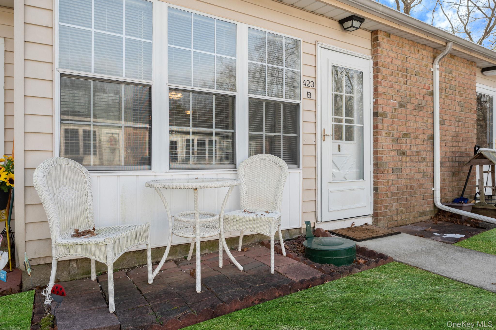 423 Woodbridge Drive # B, Ridge, NY 11961