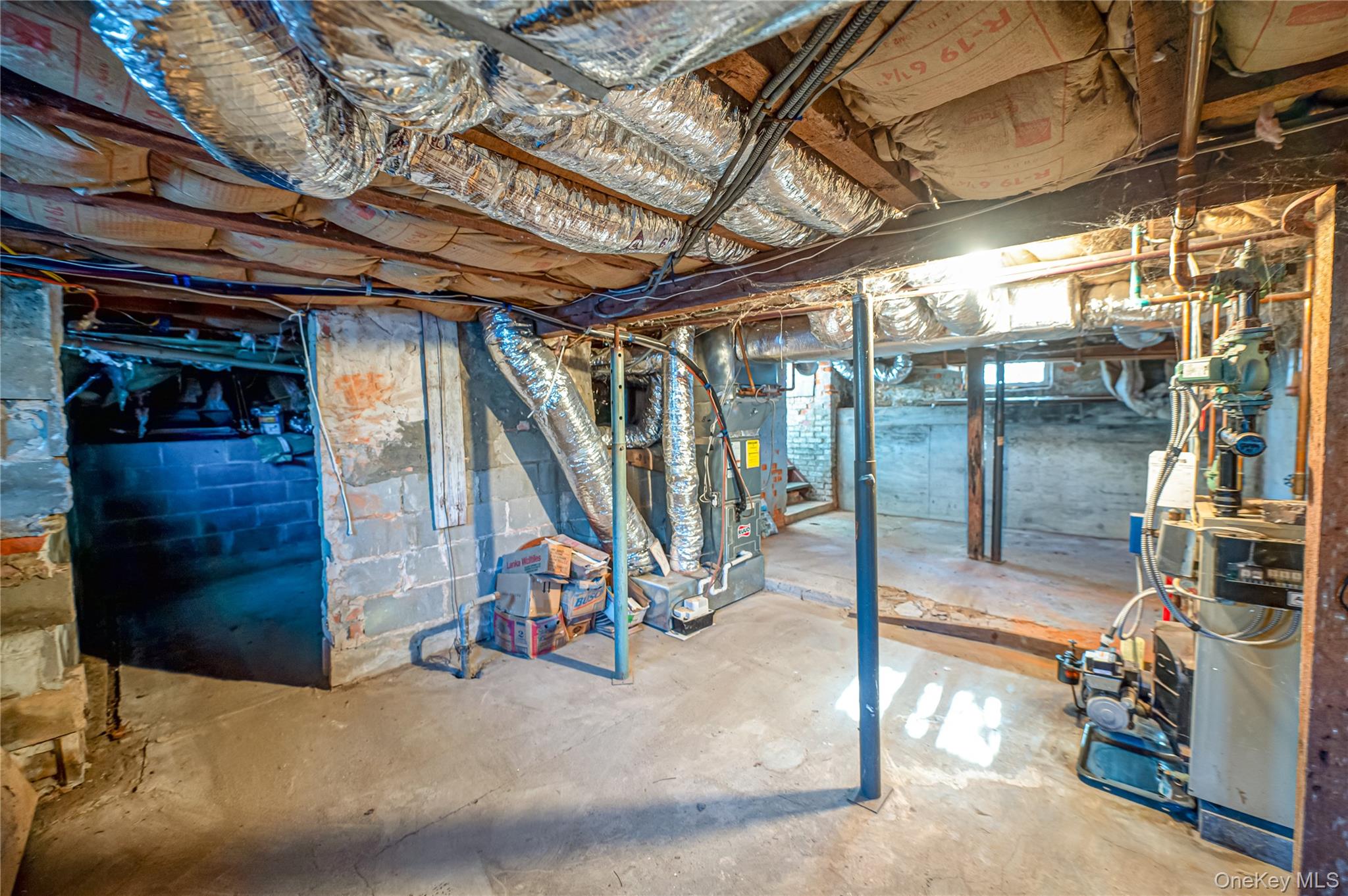 179 G Springville Road, Hampton Bays, NY 11946