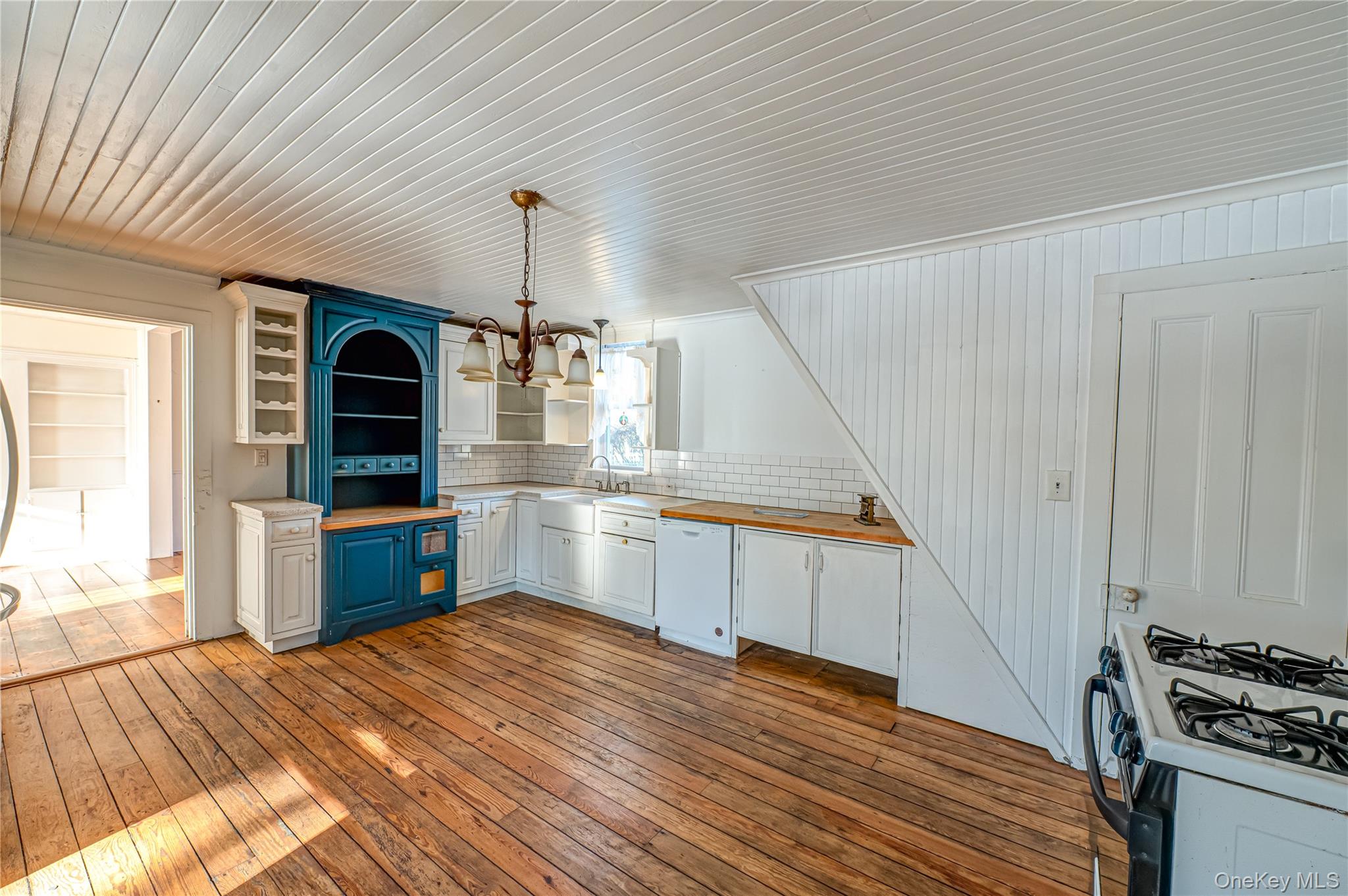 179 G Springville Road, Hampton Bays, NY 11946