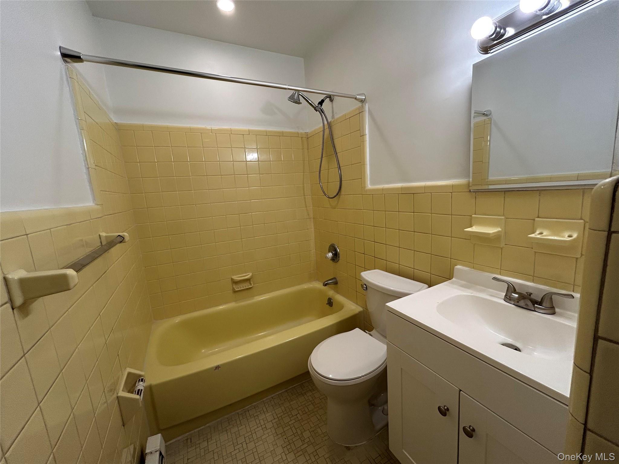 179 Orinoco Drive, Brightwaters, NY 11718