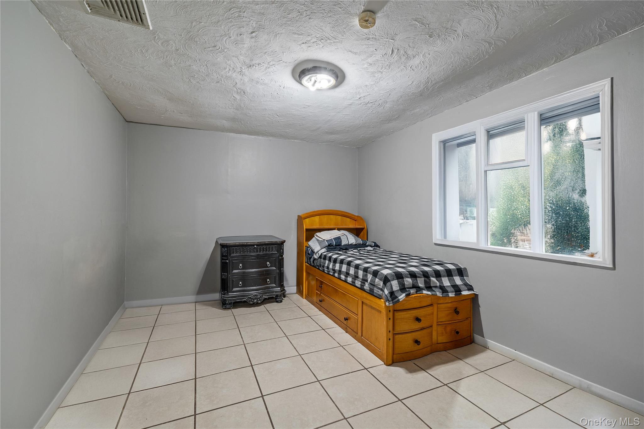 10 Valley Drive, Nanuet, NY 10954