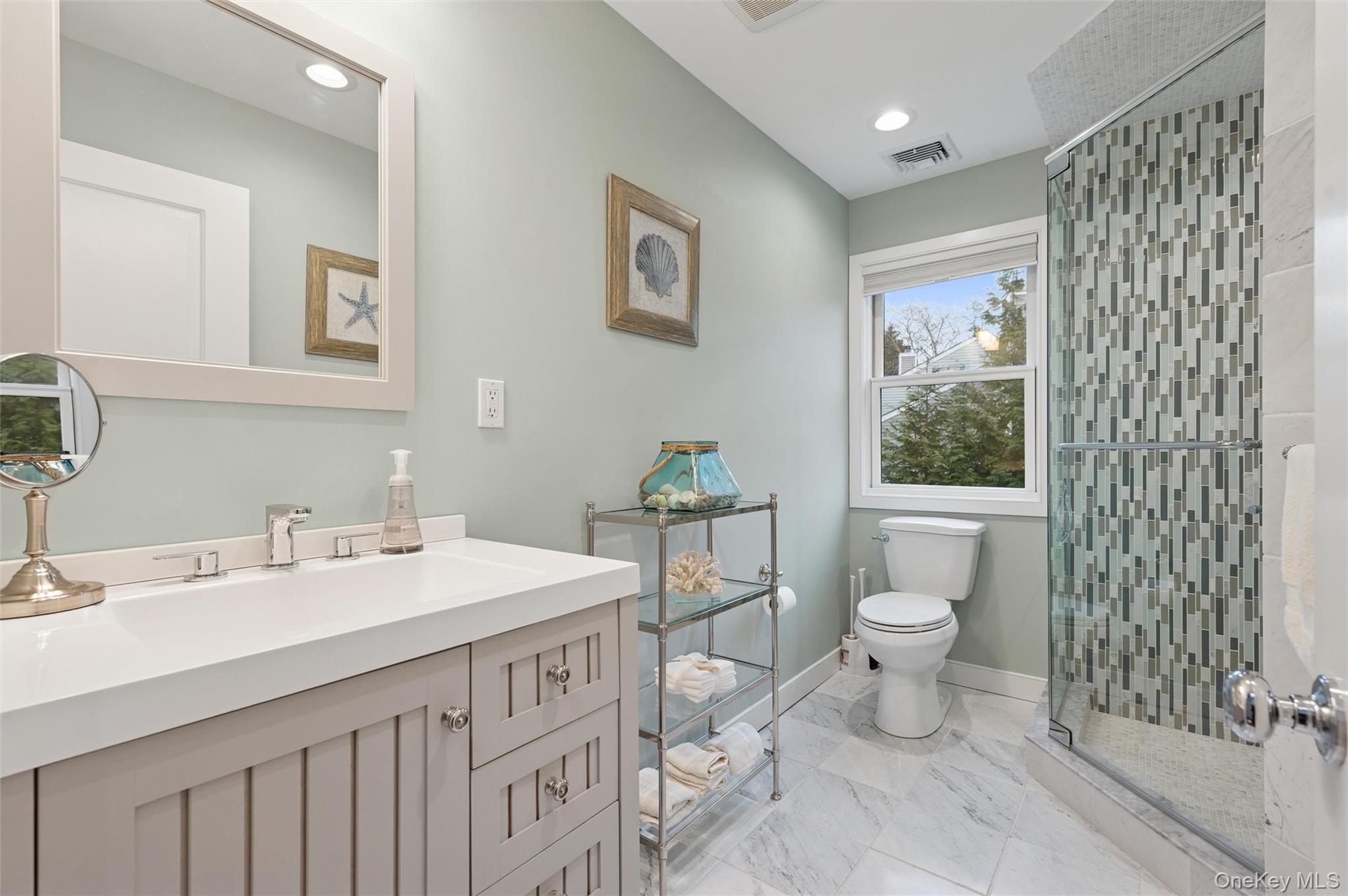 50 Hubbard Lane # 117, Southampton, NY 11968