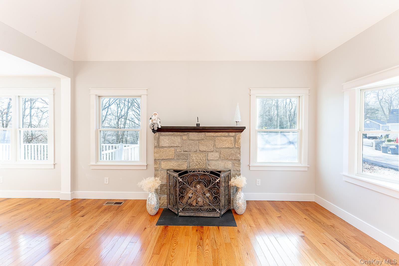 8 Overlook Court, Cortlandt Manor, NY 10567