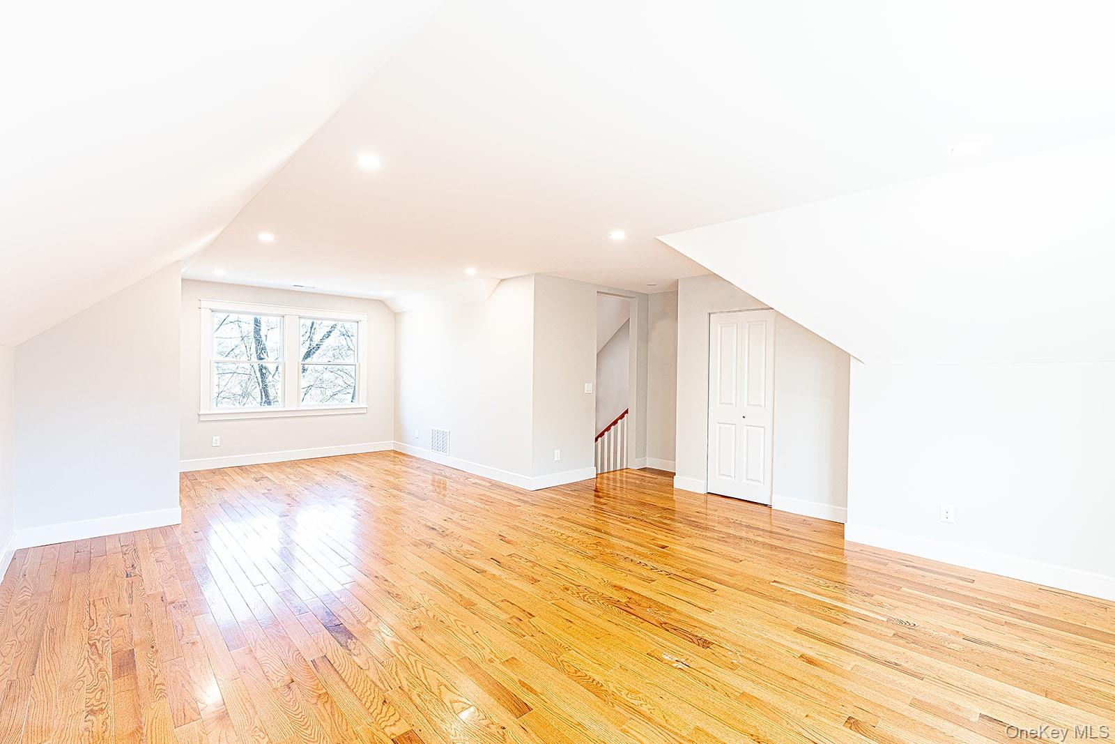 8 Overlook Court, Cortlandt Manor, NY 10567