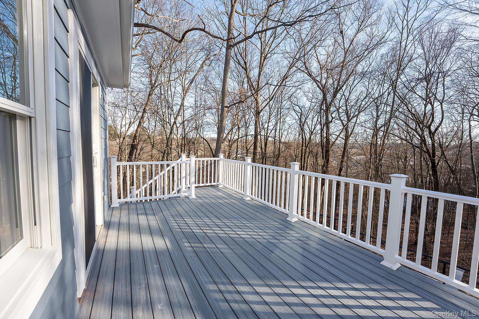 8 Overlook Court, Cortlandt Manor, NY 10567