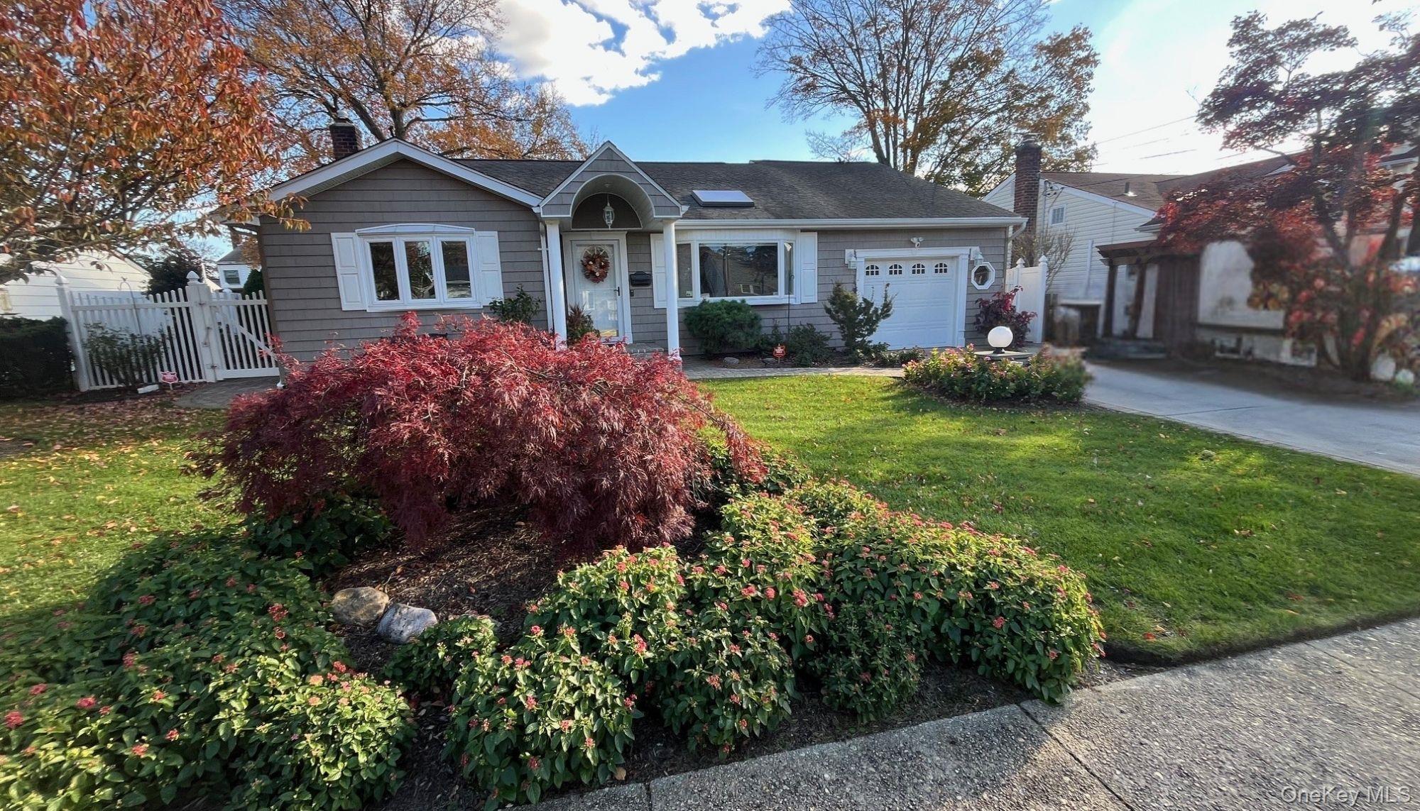 12 Ida Lane, North Babylon, NY 11703