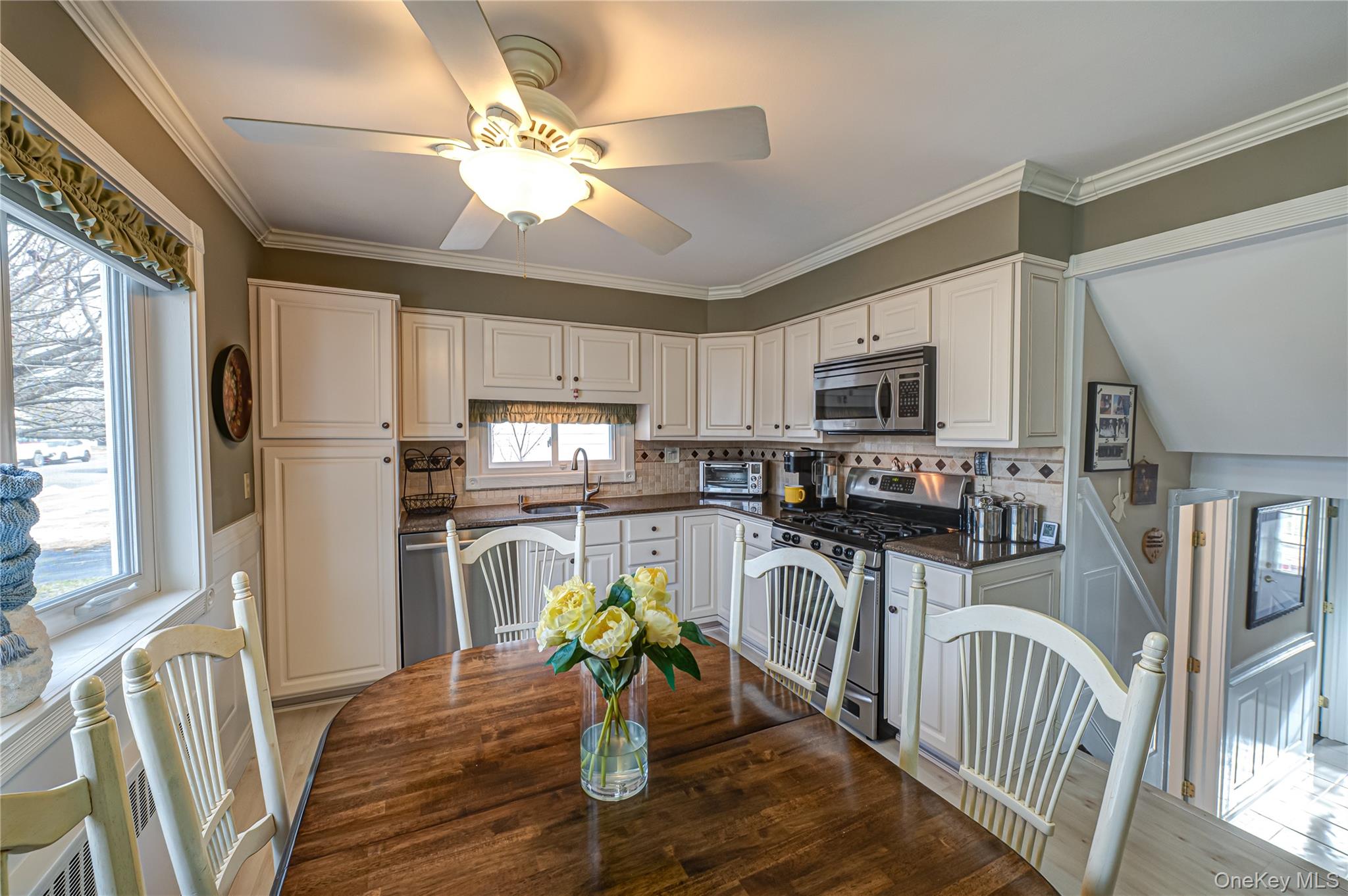 12 Ida Lane, North Babylon, NY 11703