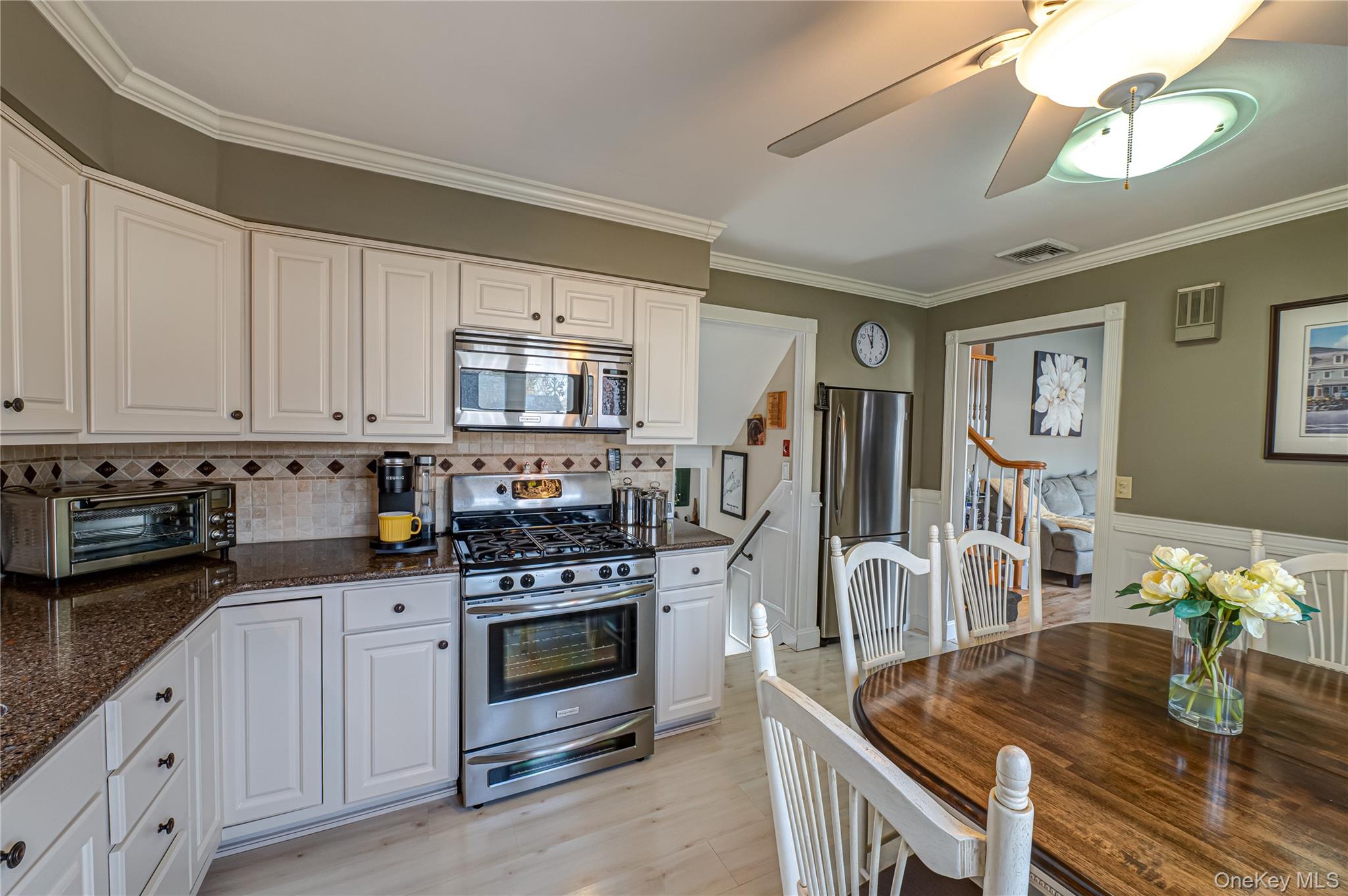 12 Ida Lane, North Babylon, NY 11703