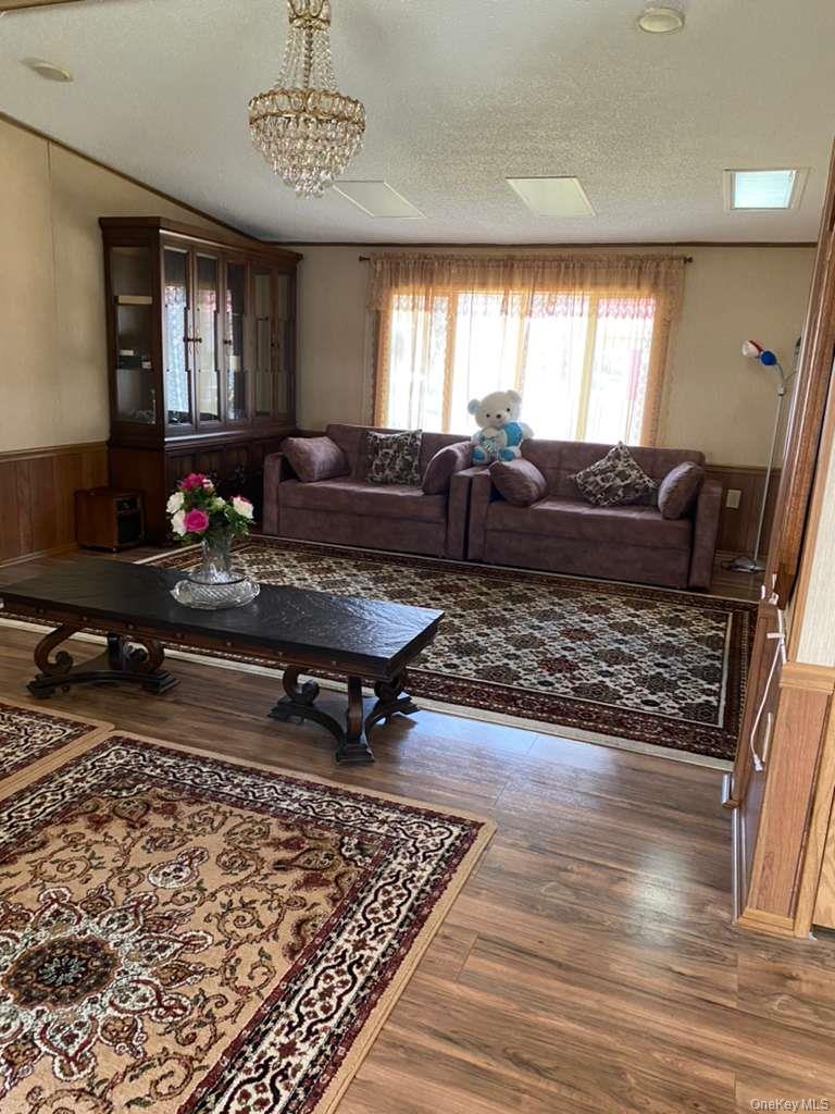 10 Dartmouth Court, Loch Sheldrake, NY 12759