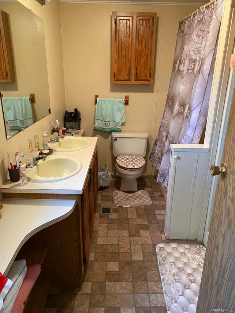 10 Dartmouth Court, Loch Sheldrake, NY 12759