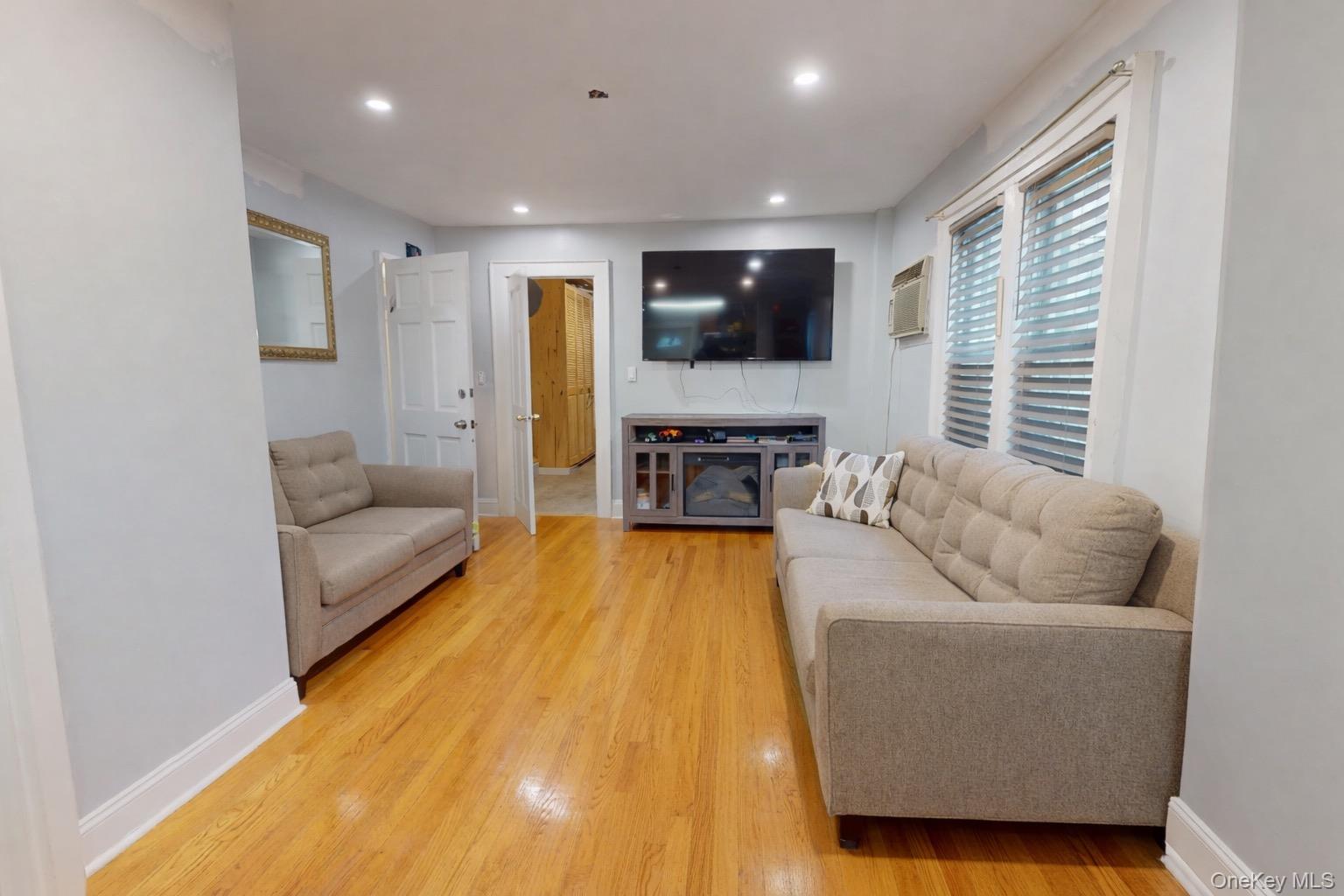 9456 199th Street, Hollis, NY 11423