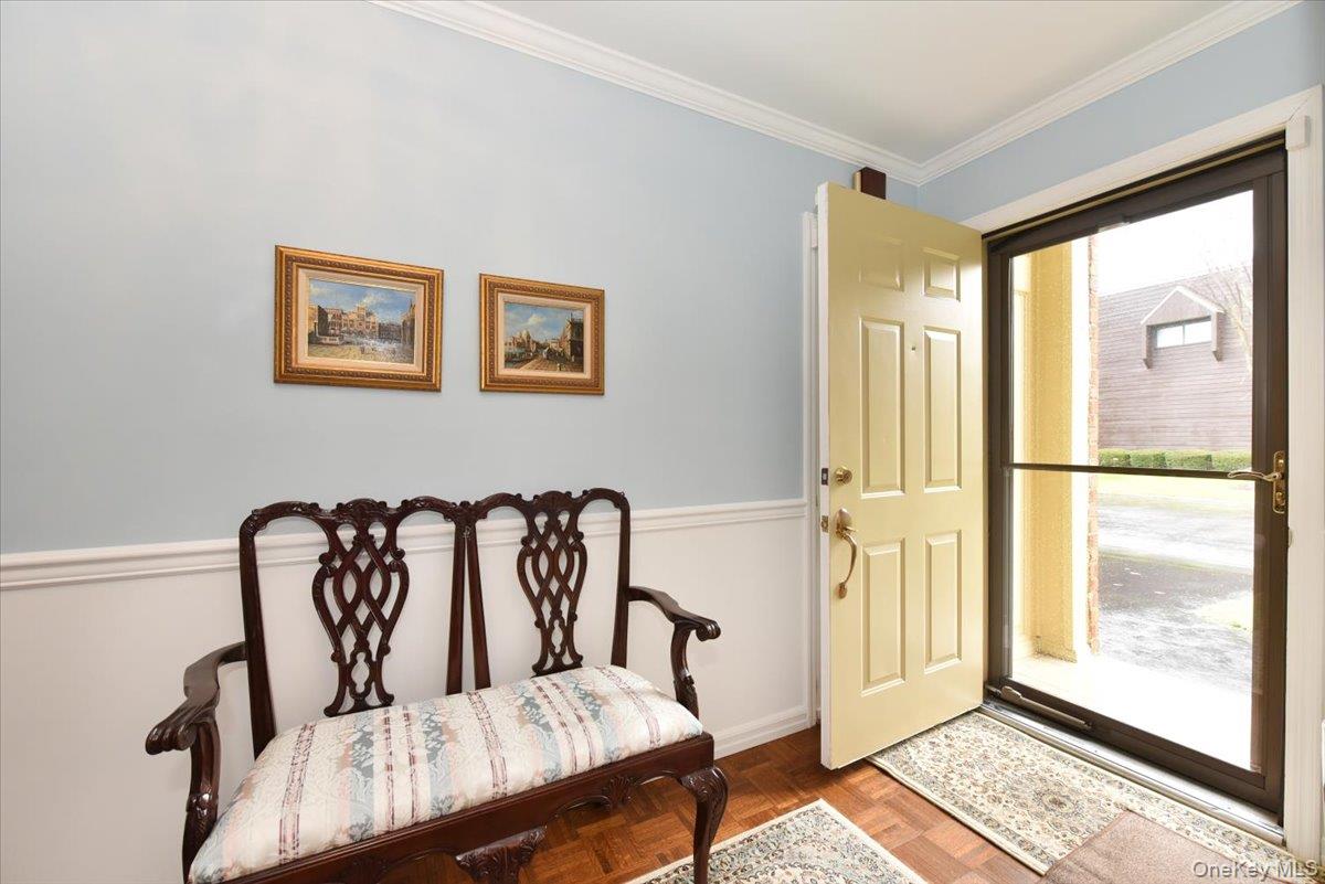 10 Southgate Circle, Massapequa Park, NY 11762