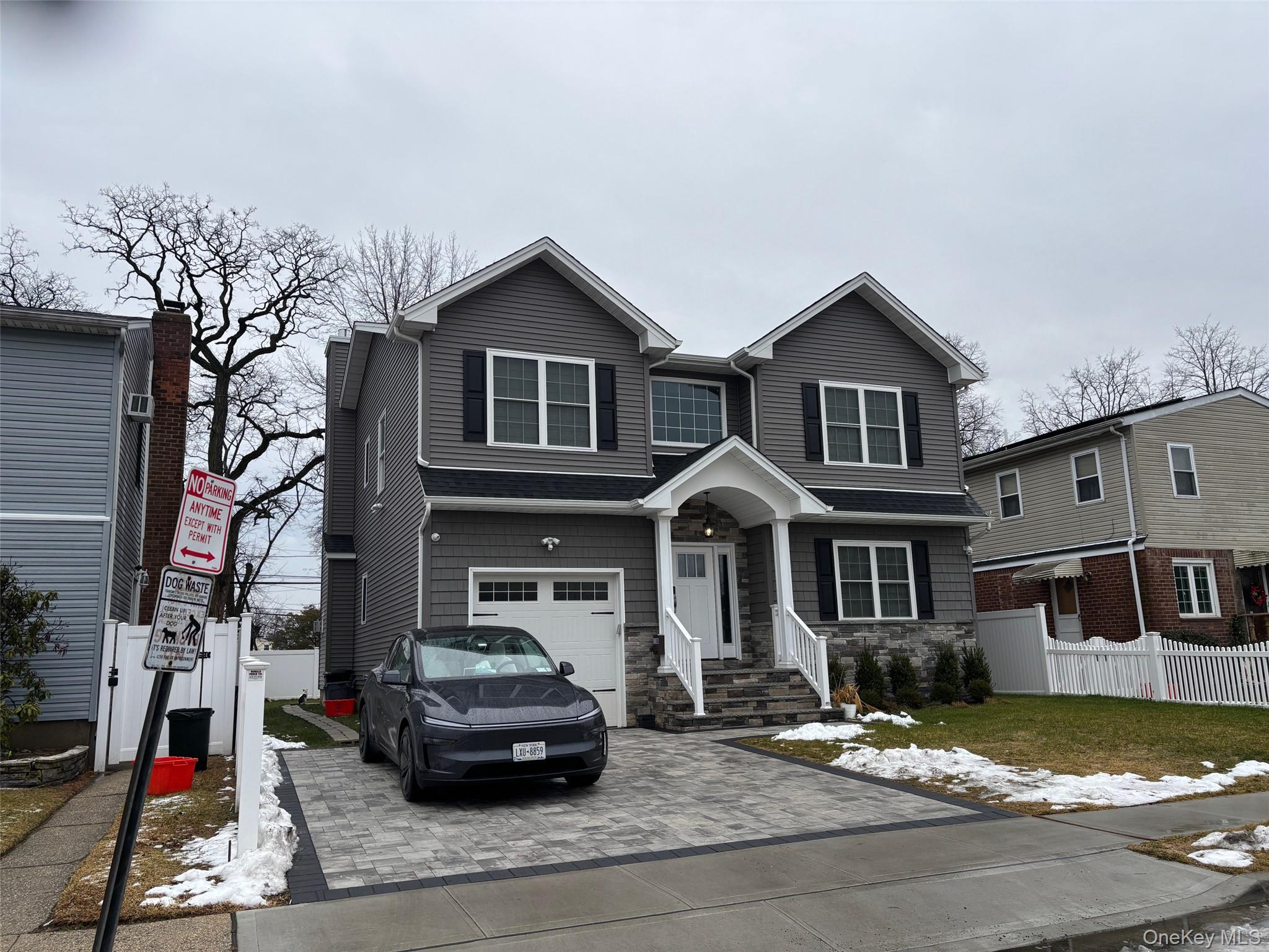 1366 E Street, Elmont, NY 11003