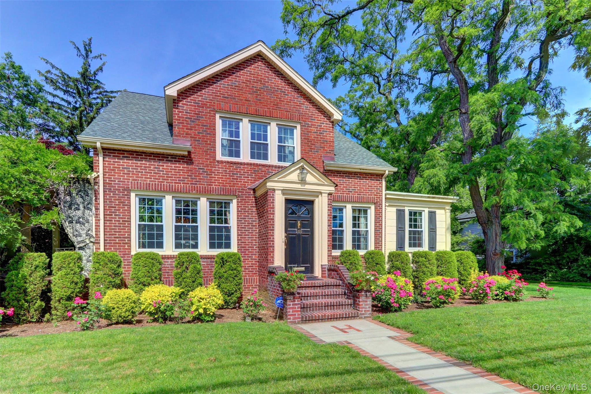 205 hempstead Avenue, Malverne, NY 11565