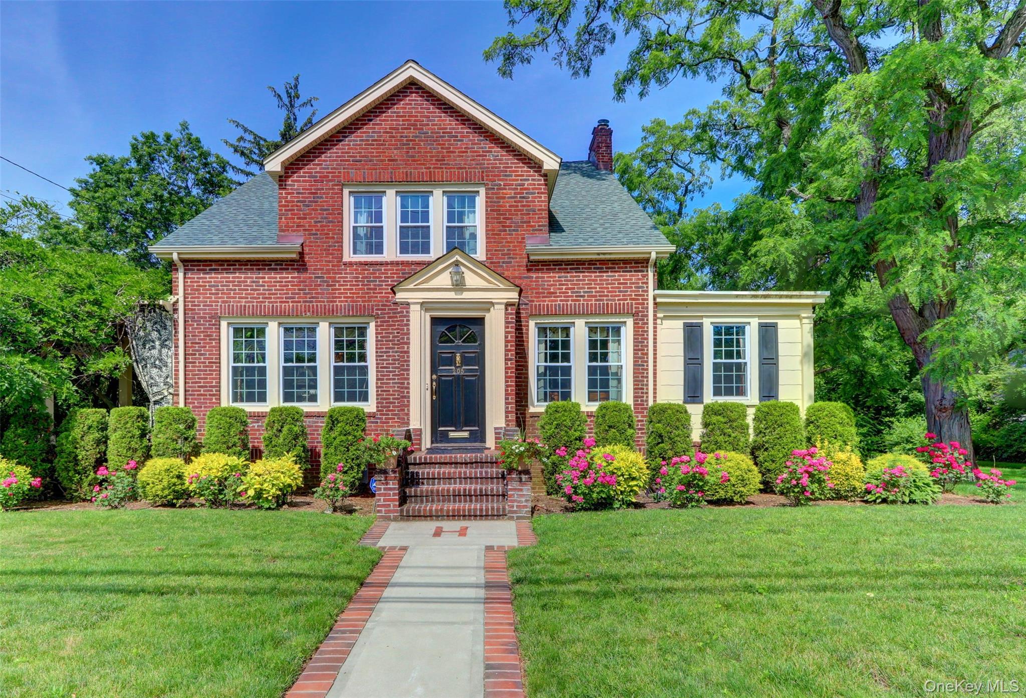 205 hempstead Avenue, Malverne, NY 11565