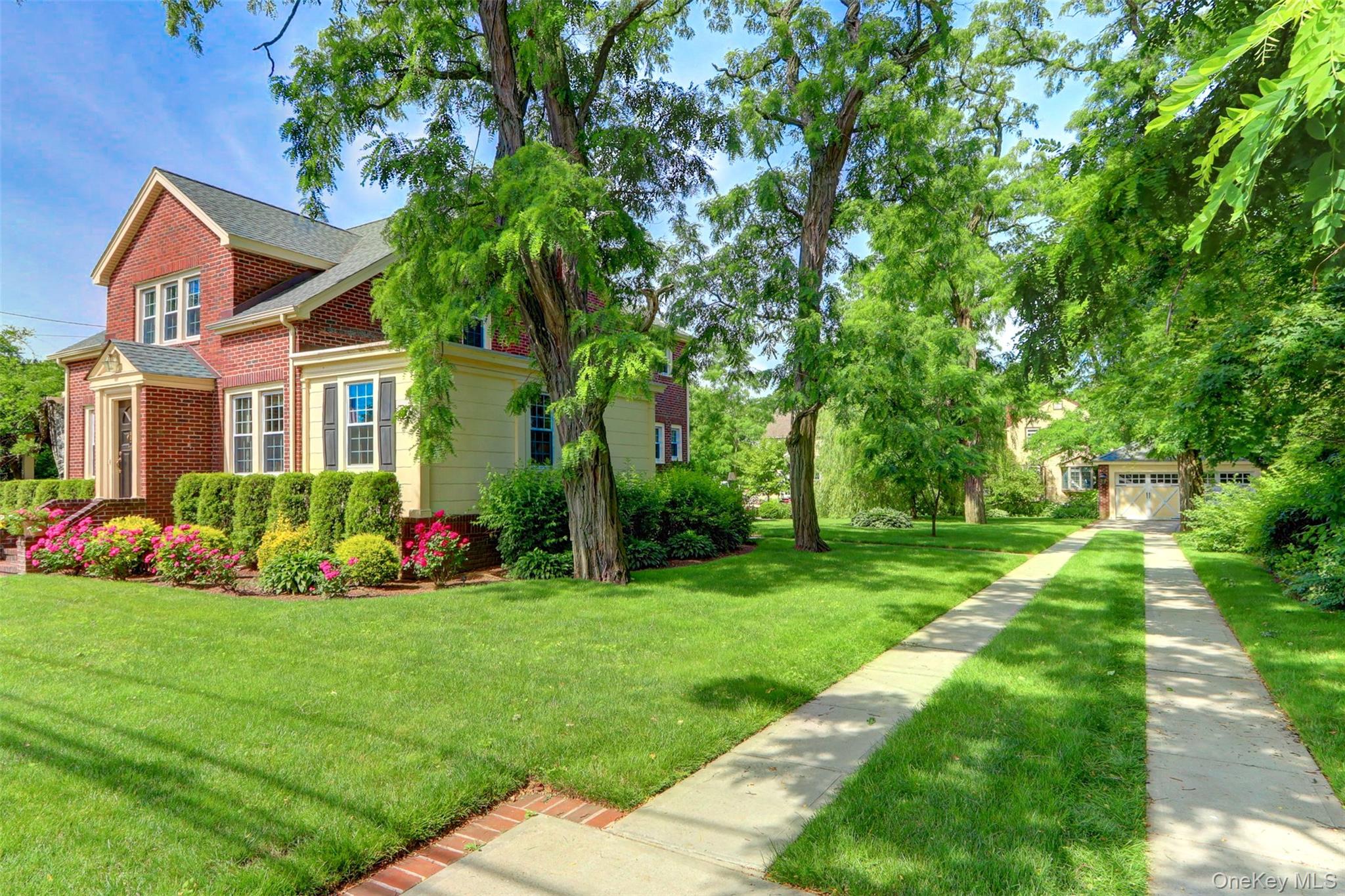 205 hempstead Avenue, Malverne, NY 11565