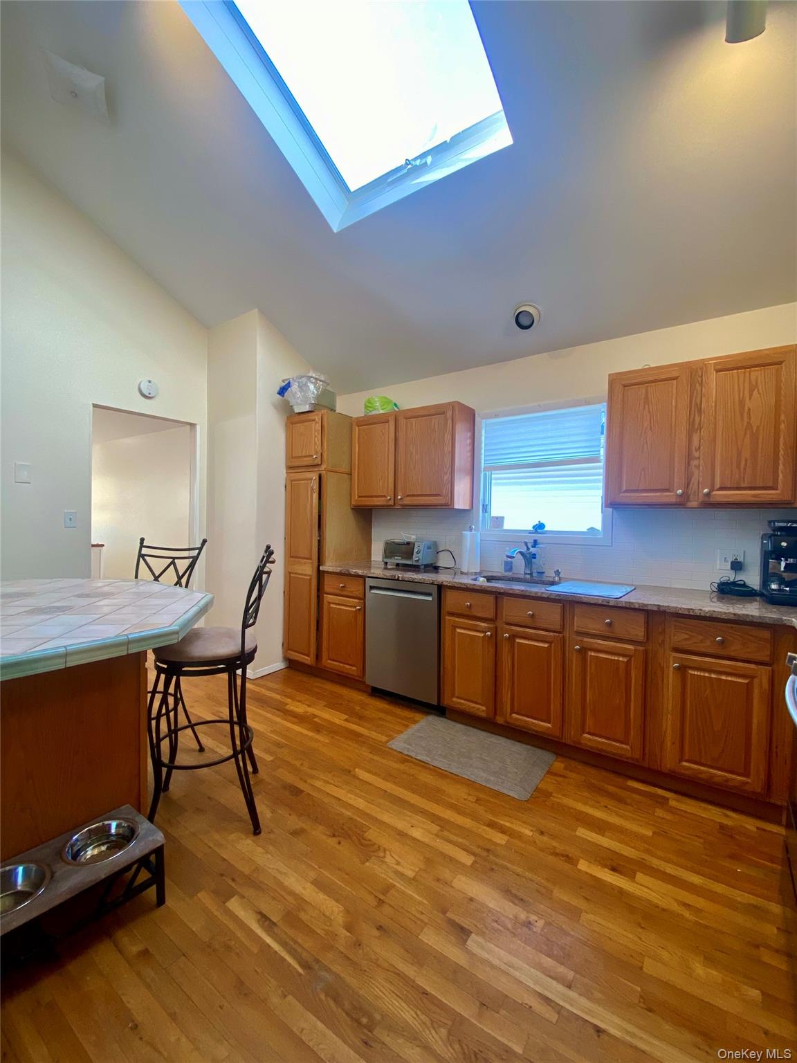 641 E Olive Street # upper, Long Beach, NY 11561