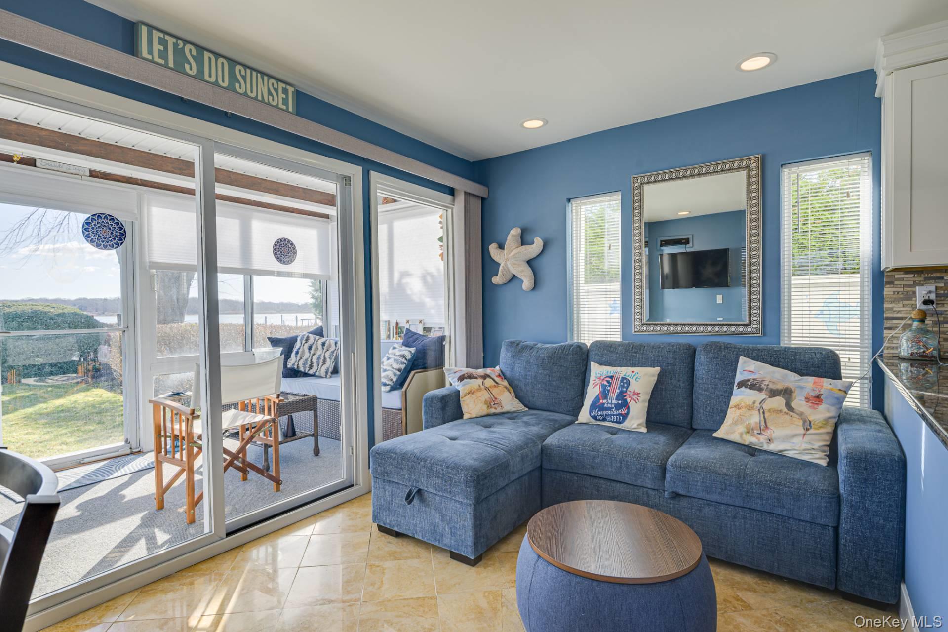 30 Little Neck Road # 18, Southampton, NY 11968