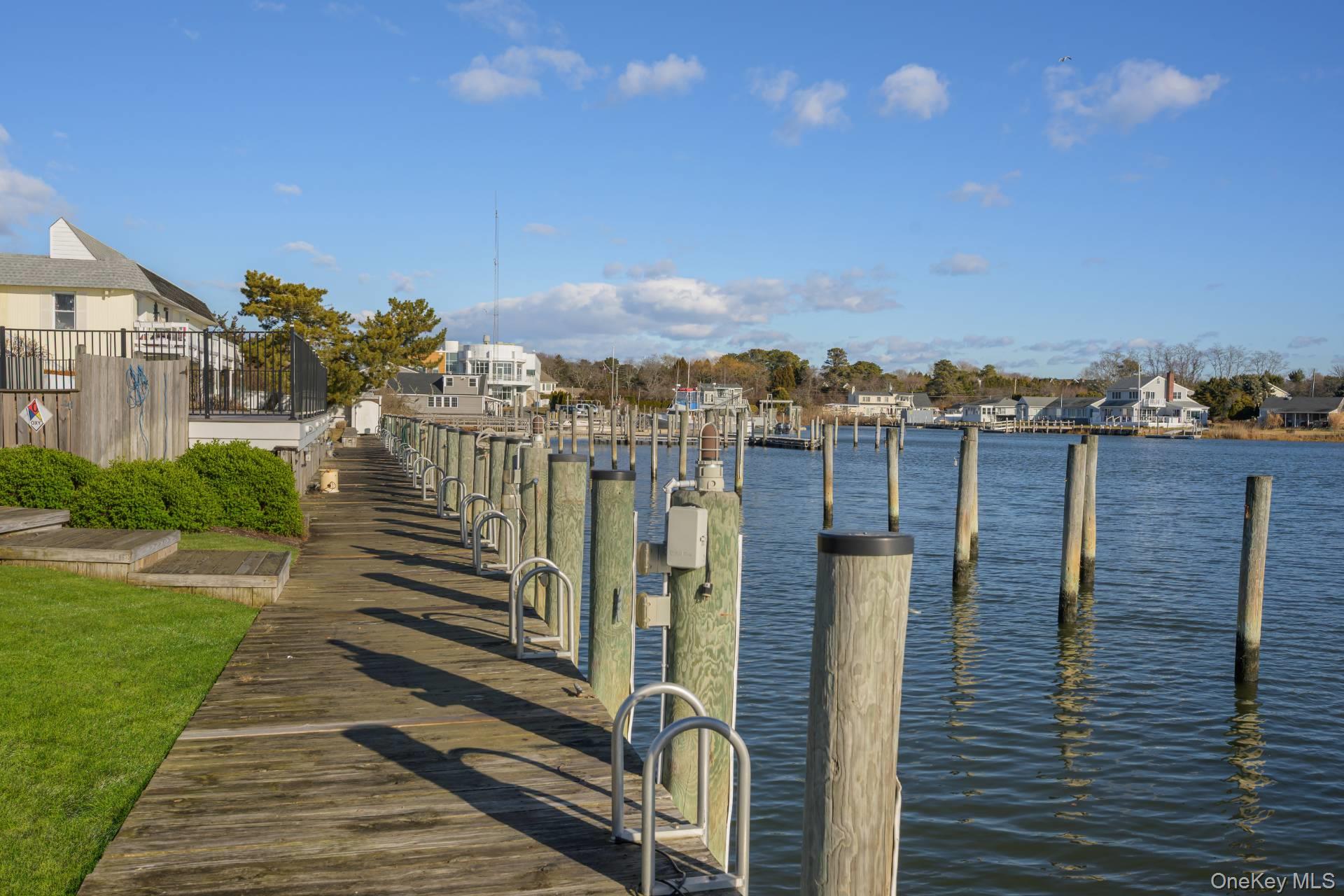 30 Little Neck Road # 18, Southampton, NY 11968