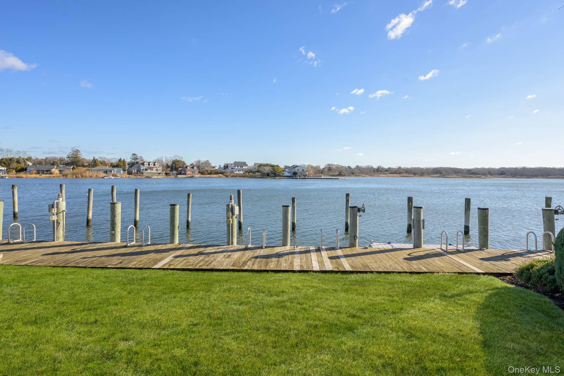 30 Little Neck Road # 18, Southampton, NY 11968