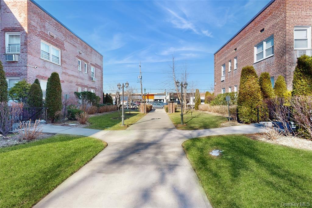 553 Central Avenue # 19B, Cedarhurst, NY 11516