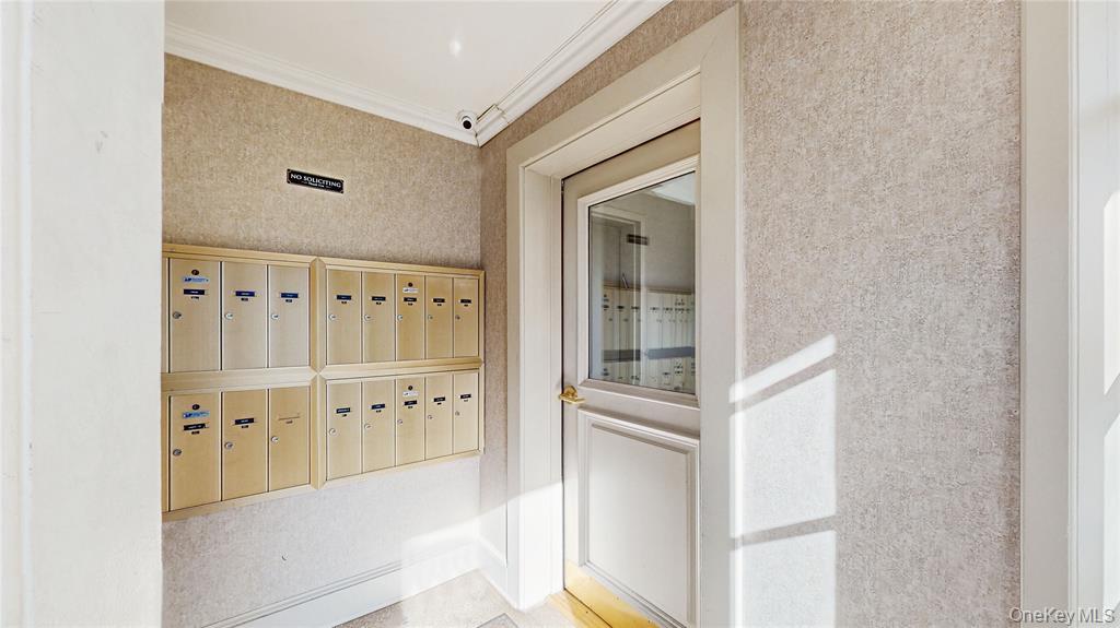 553 Central Avenue # 19B, Cedarhurst, NY 11516