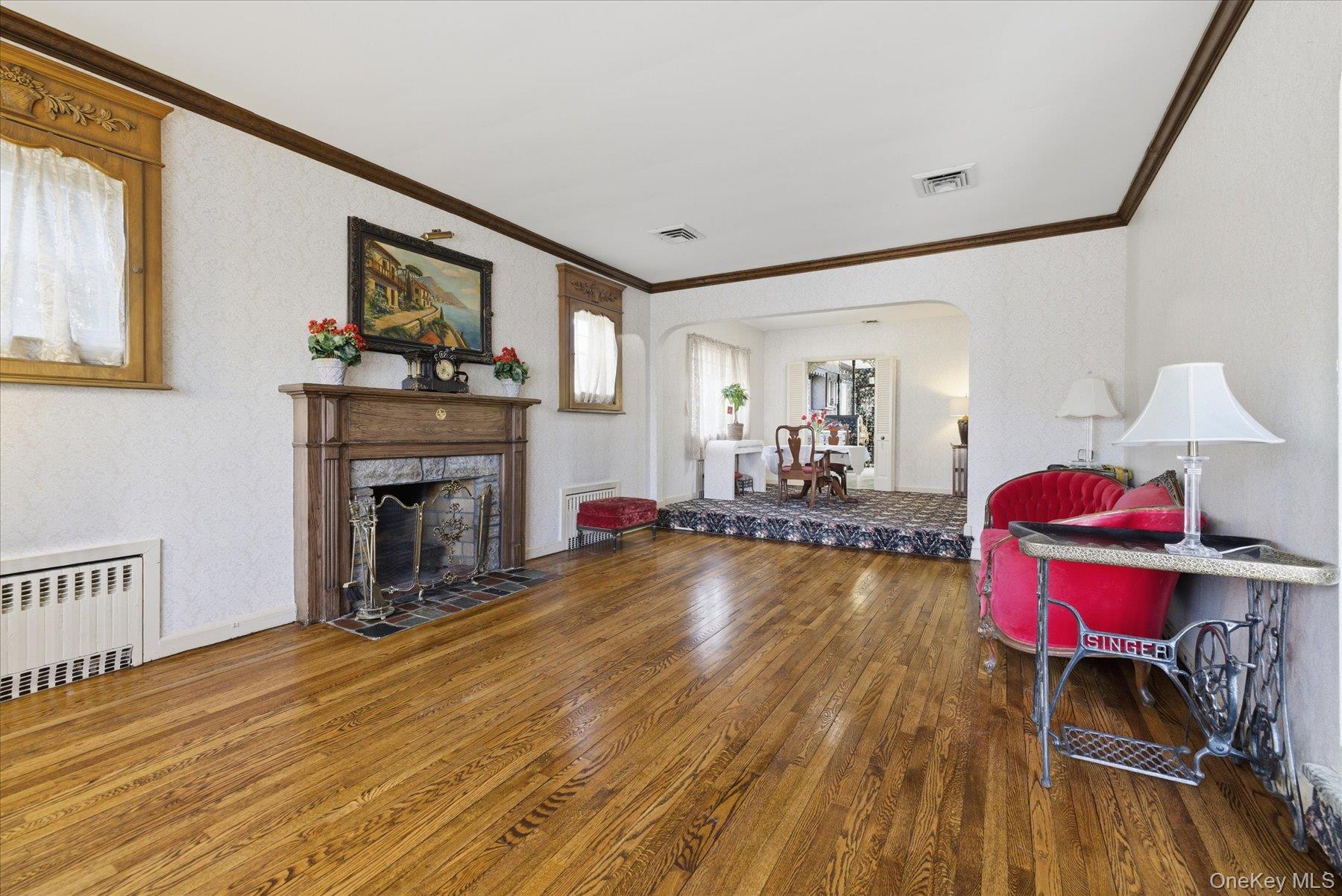 360 Raymond Street, Rockville Centre, NY 11570