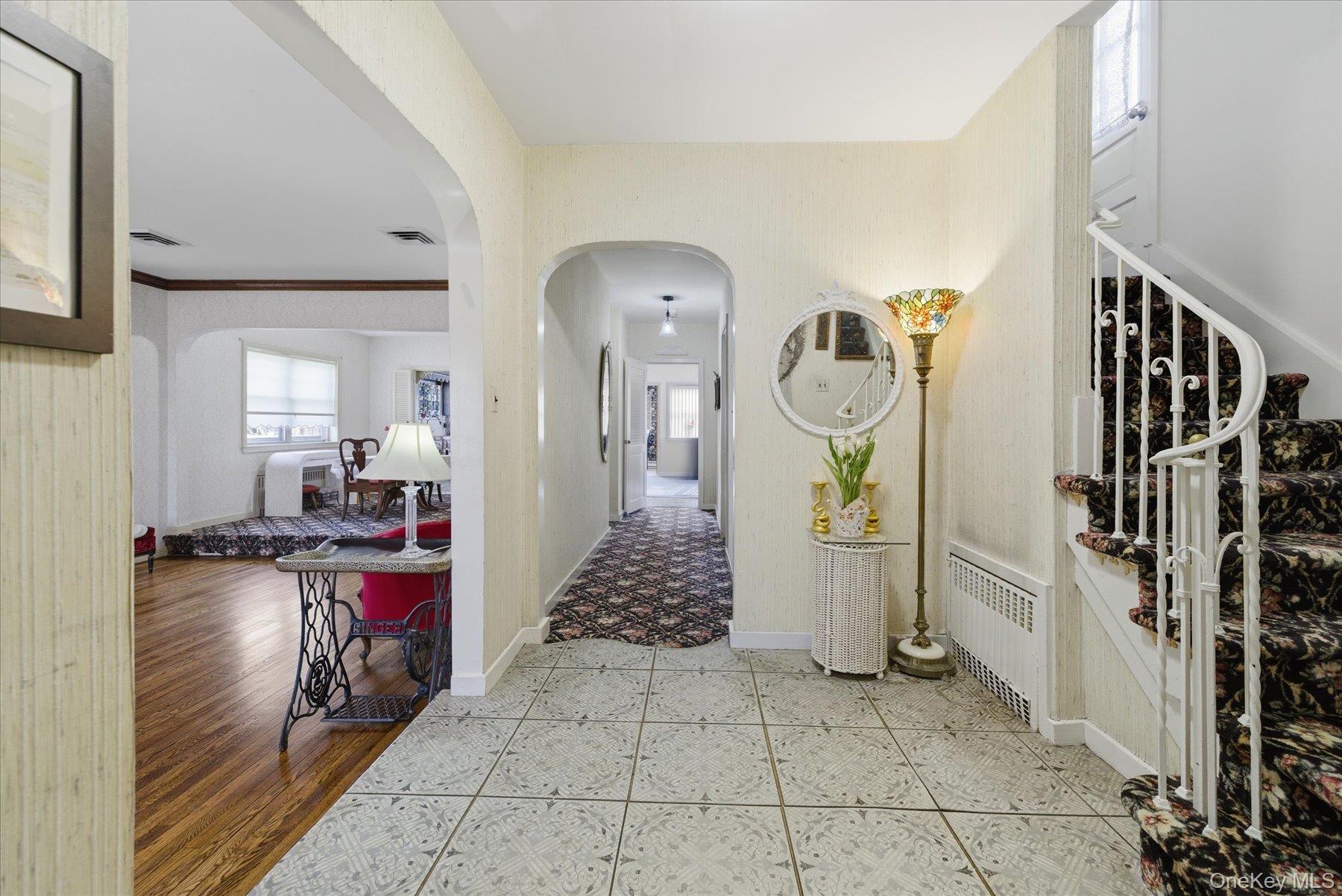 360 Raymond Street, Rockville Centre, NY 11570