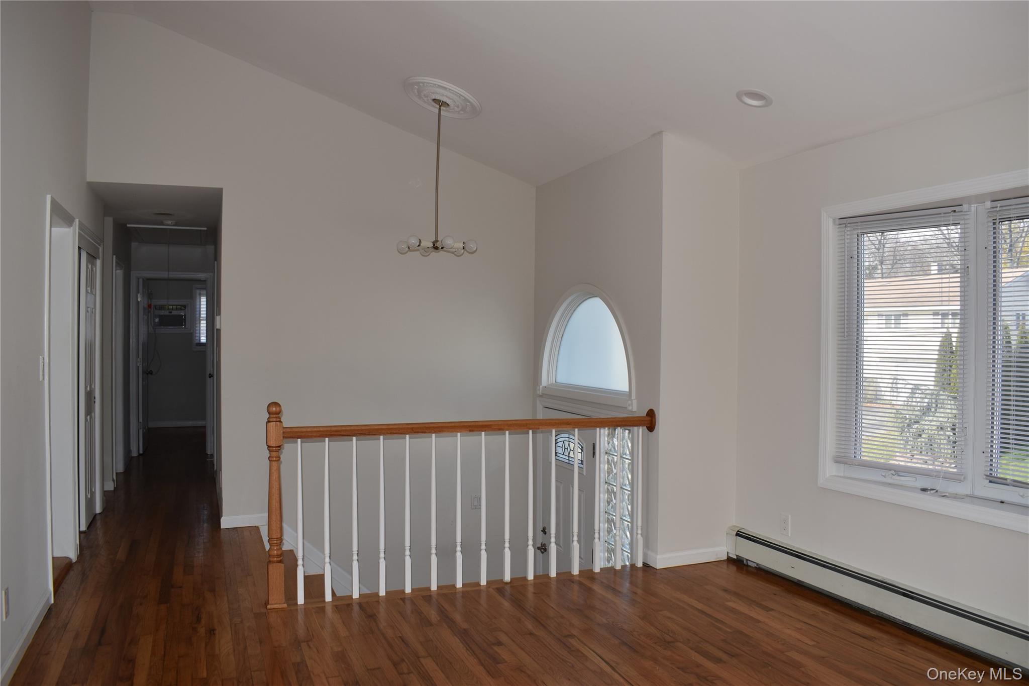 6 Geiger Place, Deer Park, NY 11729