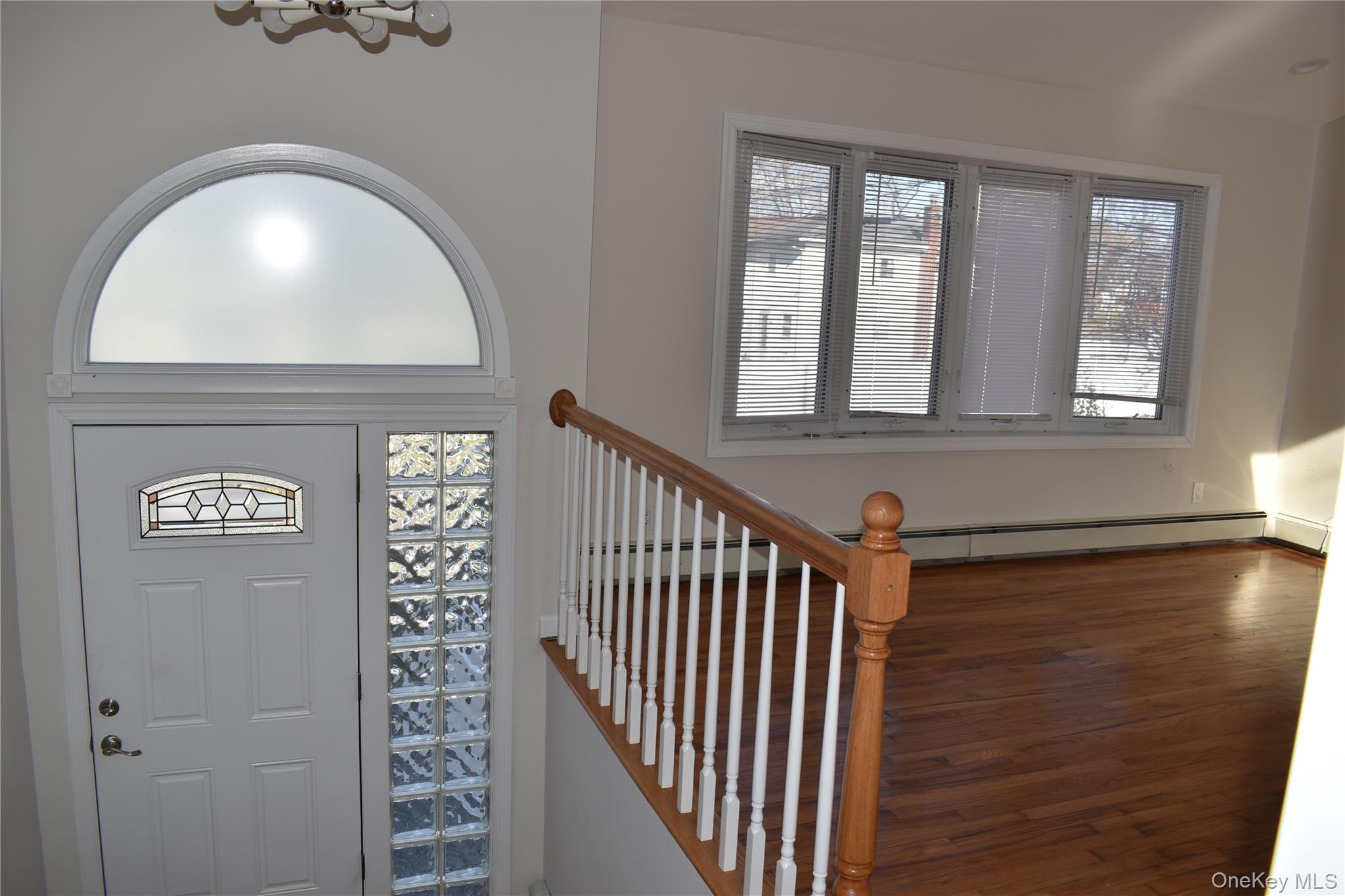 6 Geiger Place, Deer Park, NY 11729