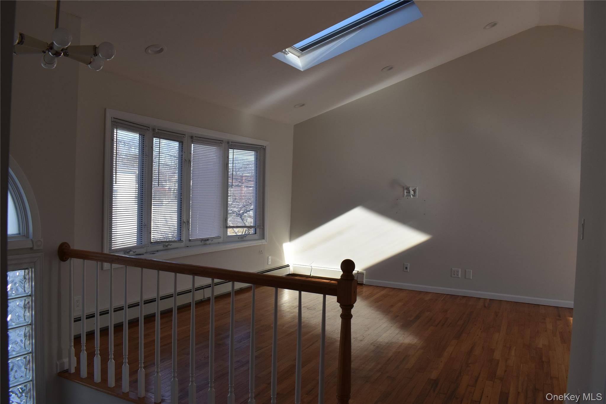 6 Geiger Place, Deer Park, NY 11729