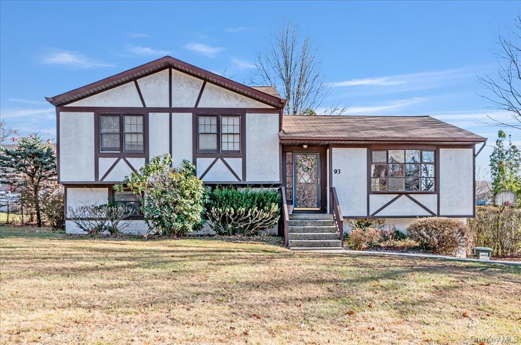 93 Capital Drive, Washingtonville, NY 10992