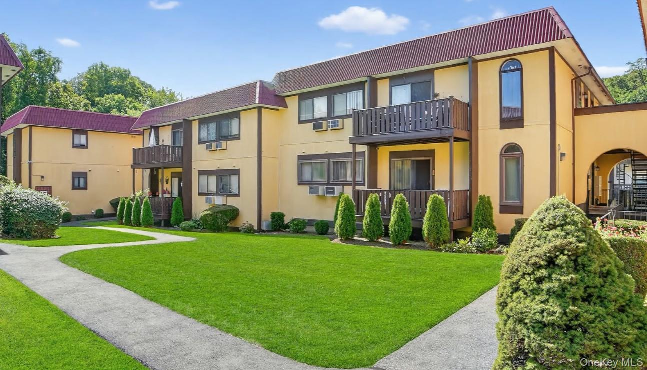 12 Granada Crescent # 12, White Plains, NY 10603