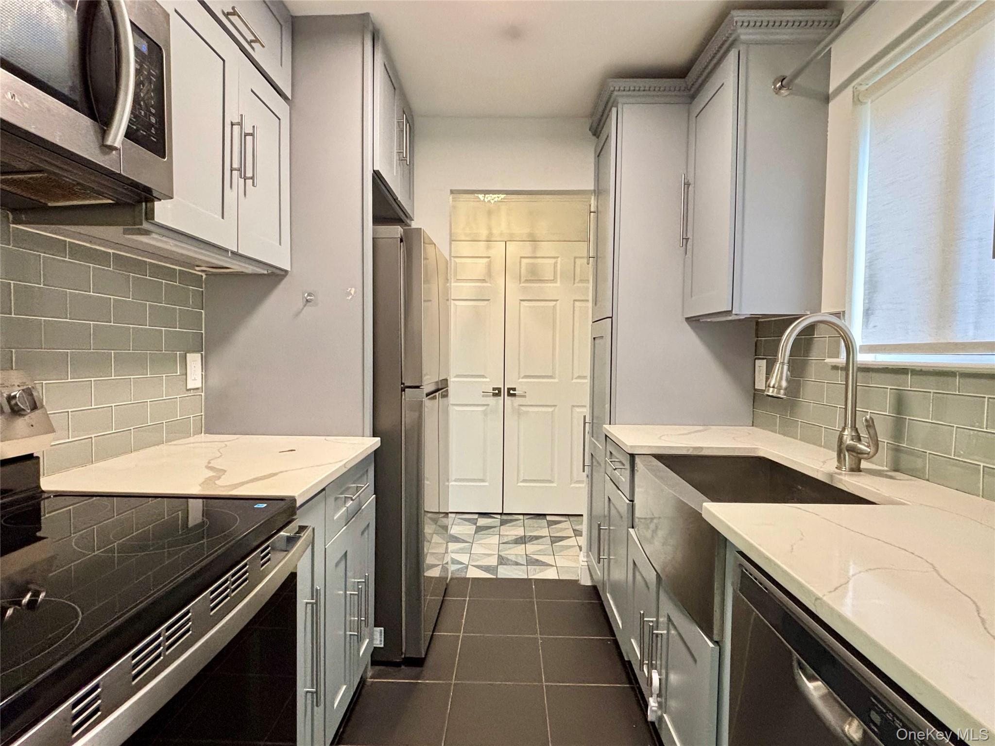 12 Granada Crescent # 12, White Plains, NY 10603