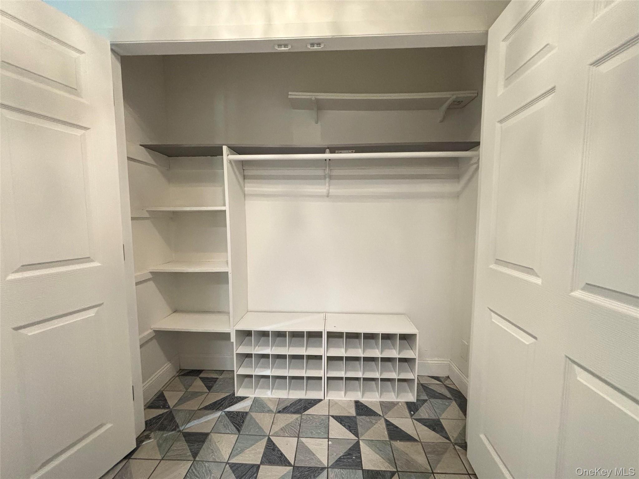 12 Granada Crescent # 12, White Plains, NY 10603