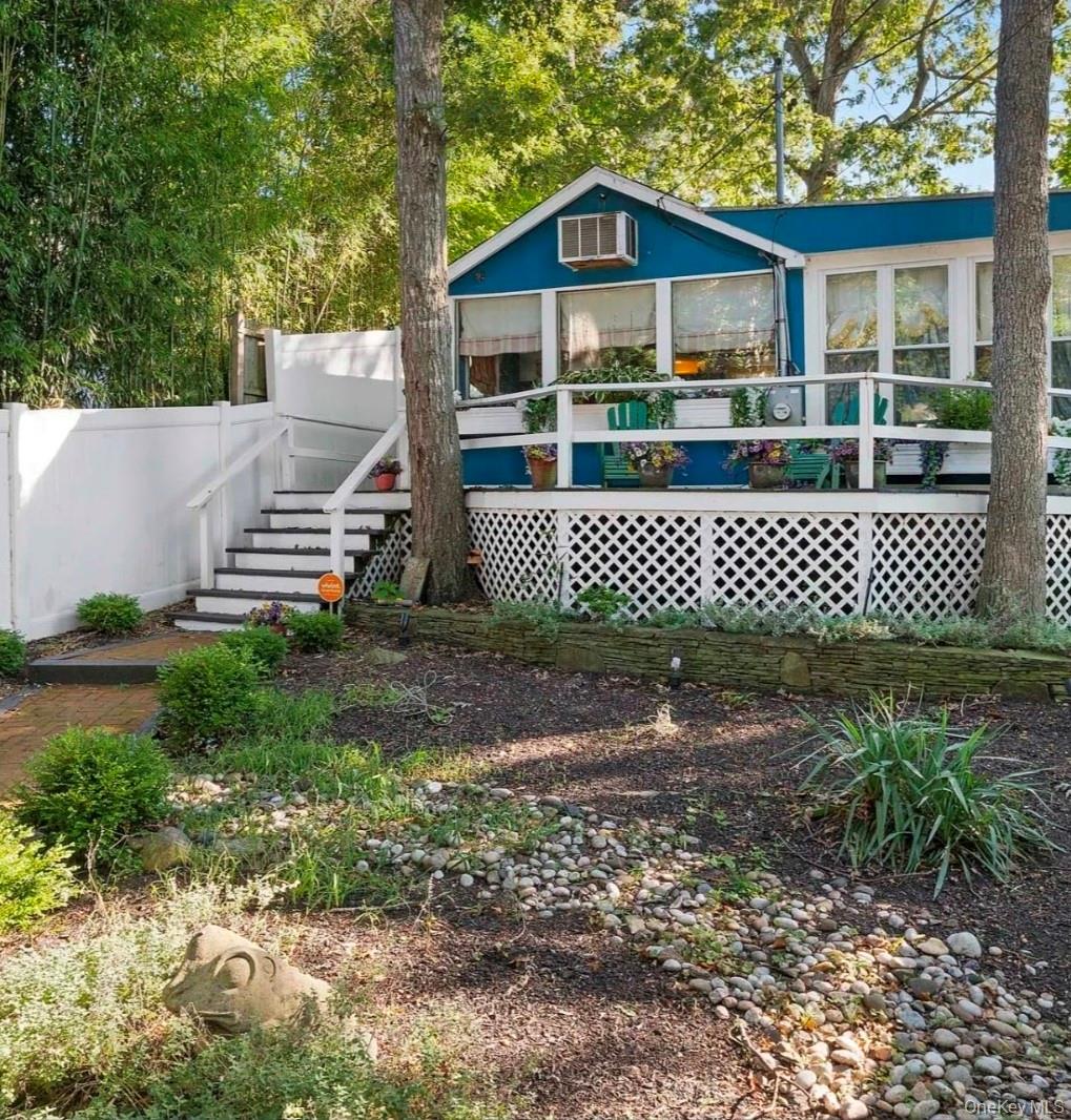 74 Richardson Avenue, East Hampton, NY 11937