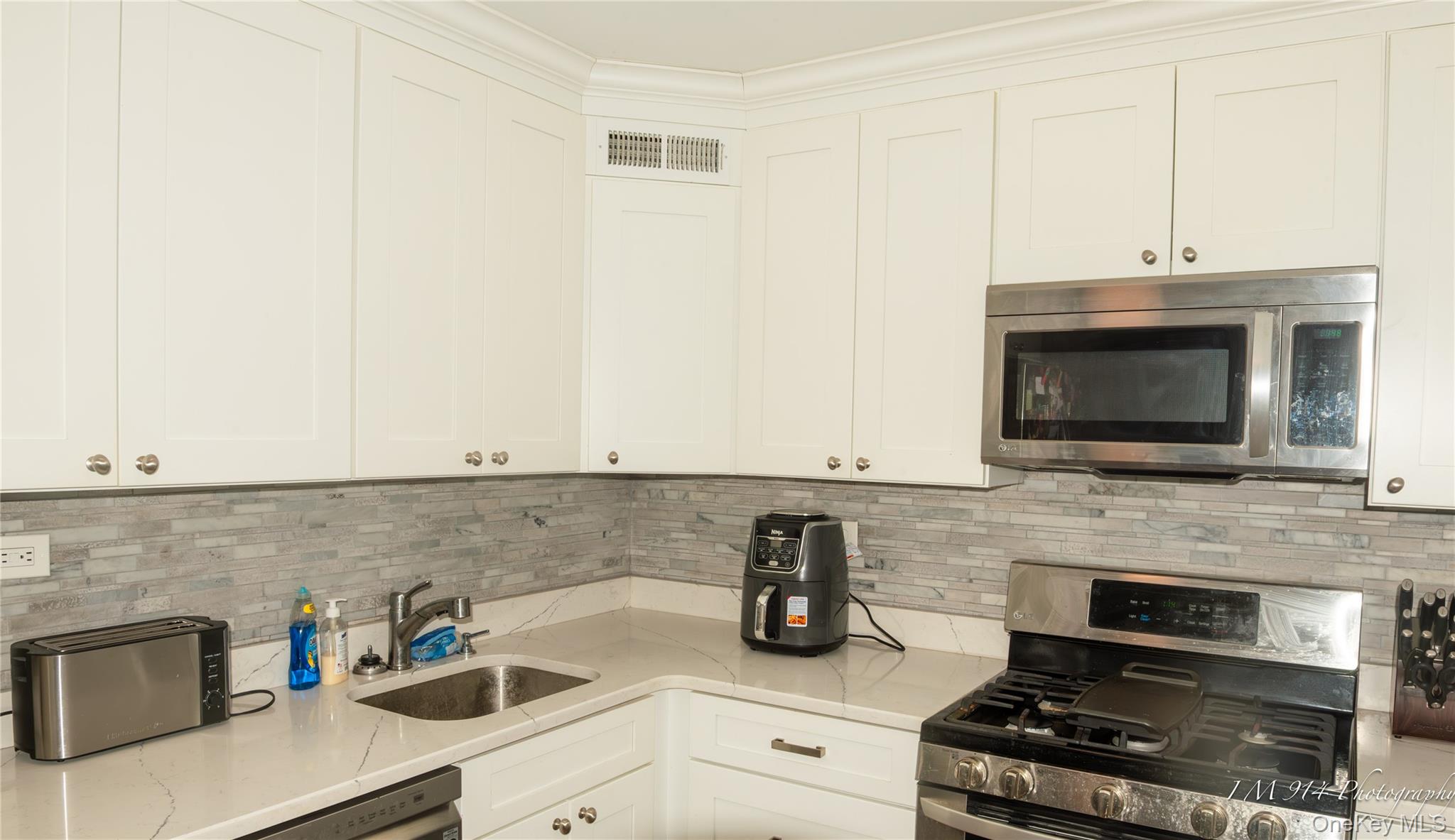 2 Bay Club Drive # 2T, Bayside, NY 11360