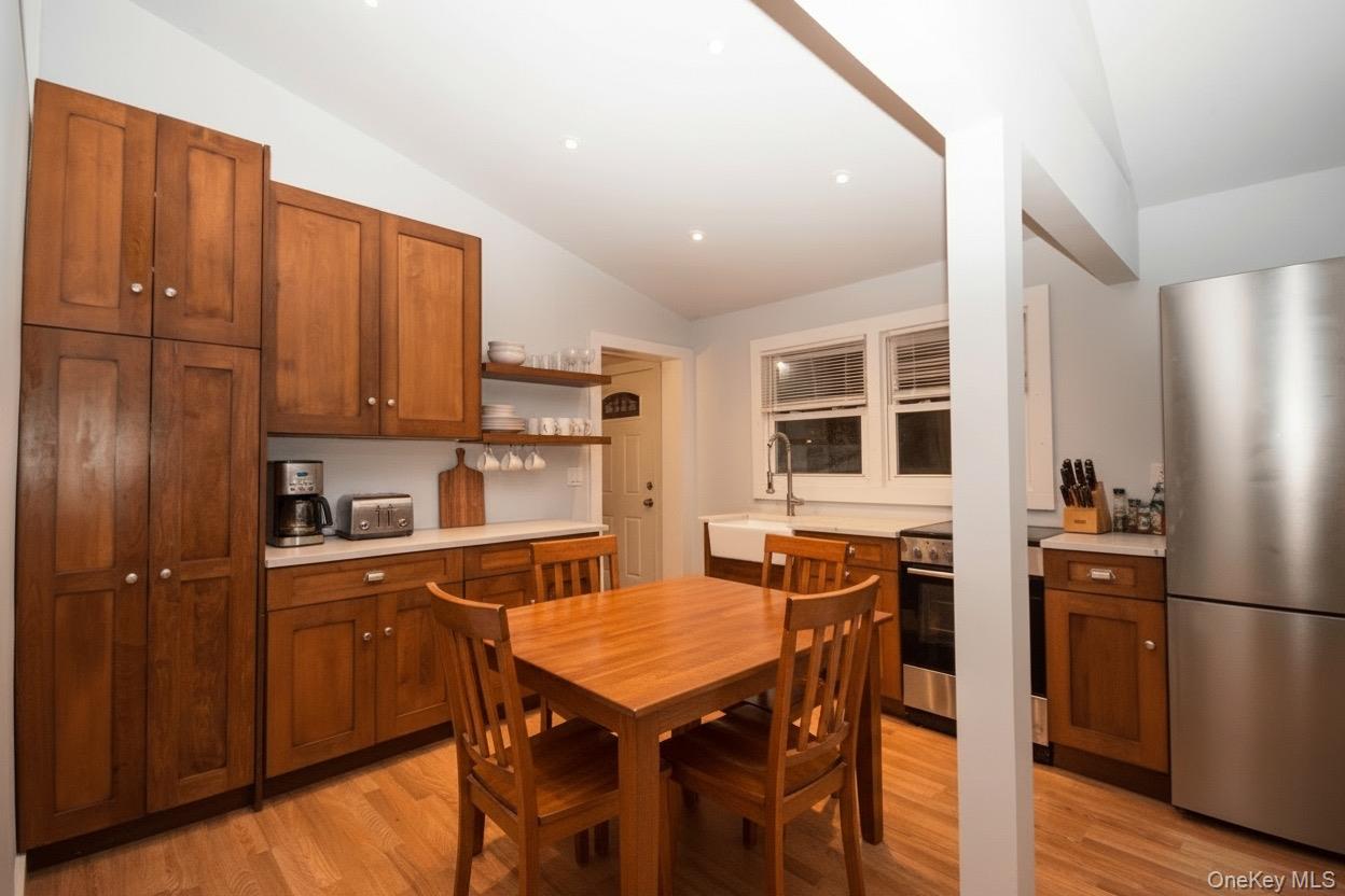 27 Cynthia Lane, Center Moriches, NY 11934