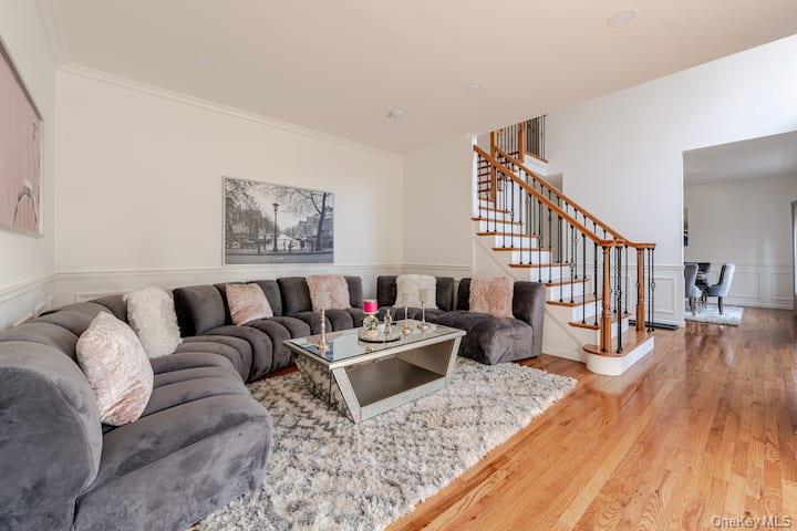 1 Brittany Court, Ridge, NY 11961