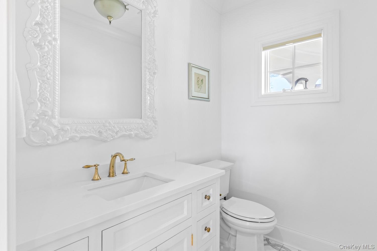 17 Ludlow Lane, Hampton Bays, NY 11946