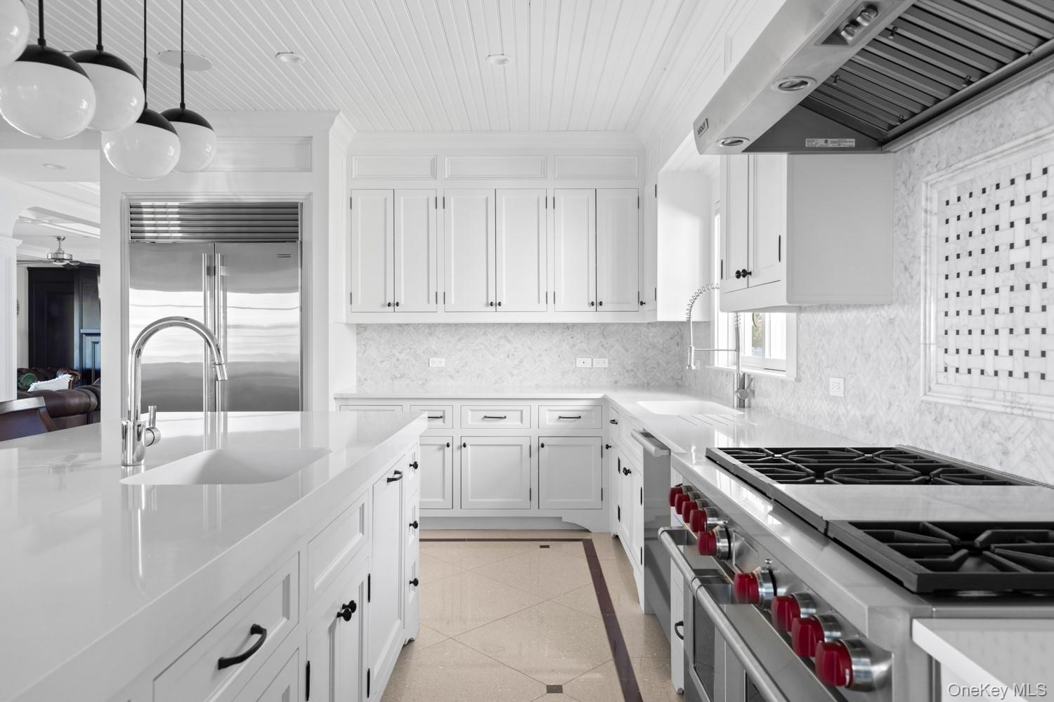 17 Ludlow Lane, Hampton Bays, NY 11946