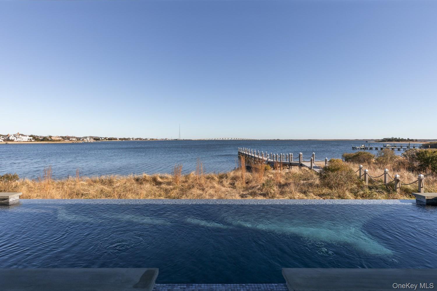 17 Ludlow Lane, Hampton Bays, NY 11946