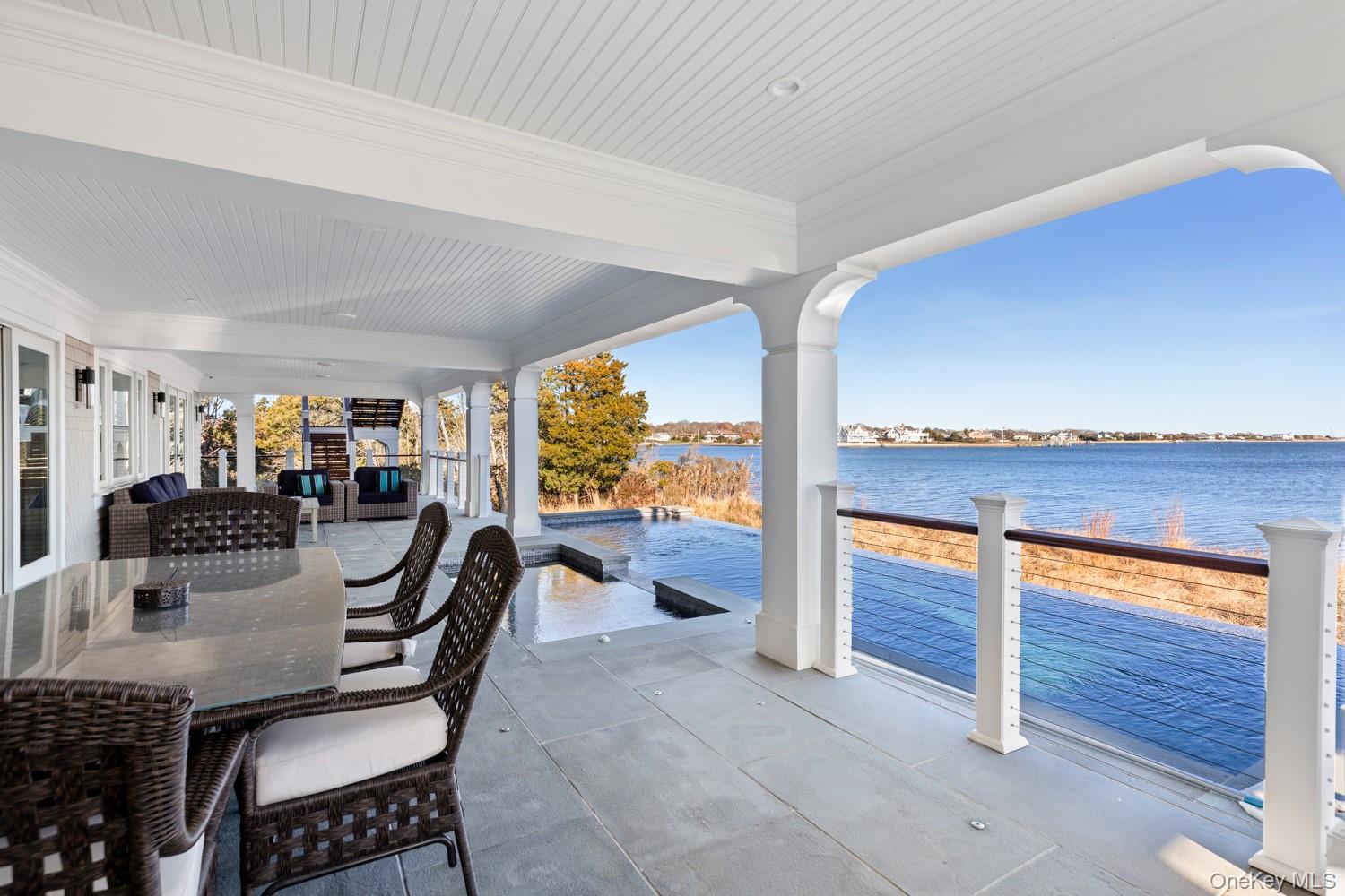 17 Ludlow Lane, Hampton Bays, NY 11946