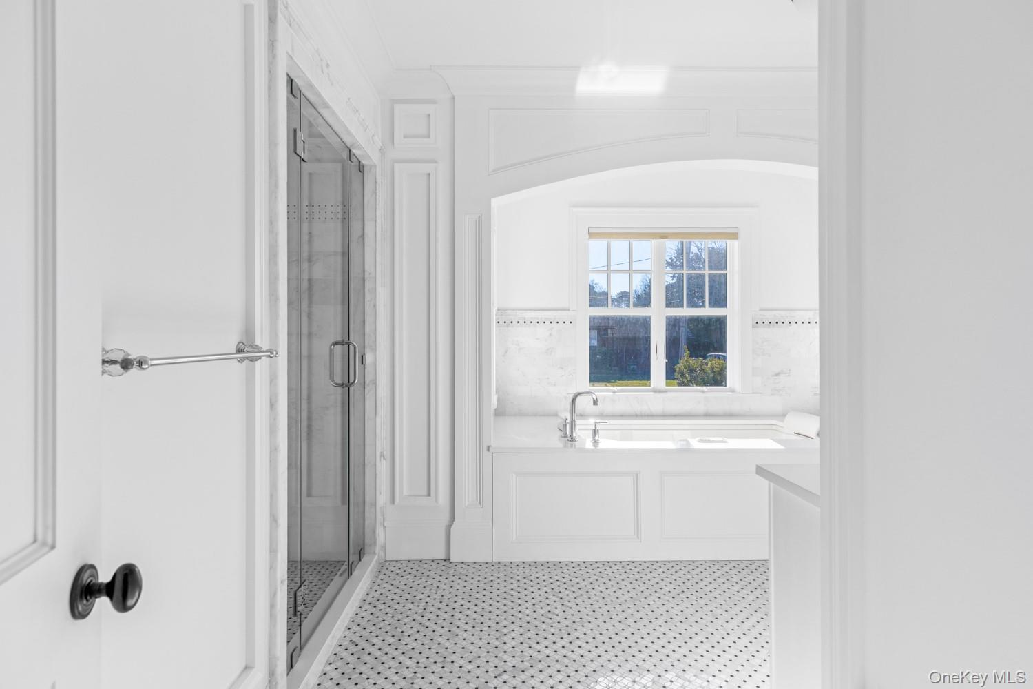 17 Ludlow Lane, Hampton Bays, NY 11946