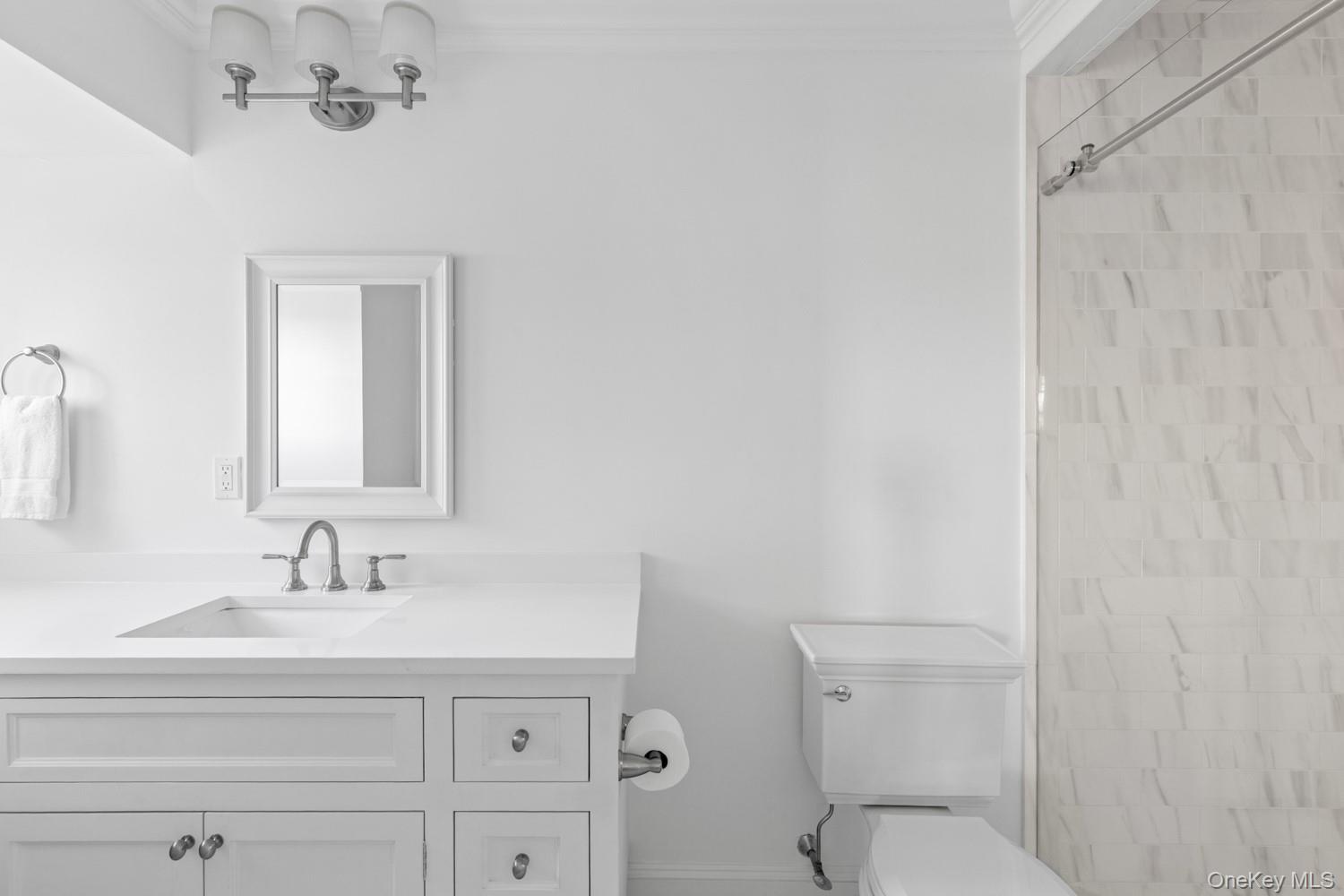 17 Ludlow Lane, Hampton Bays, NY 11946