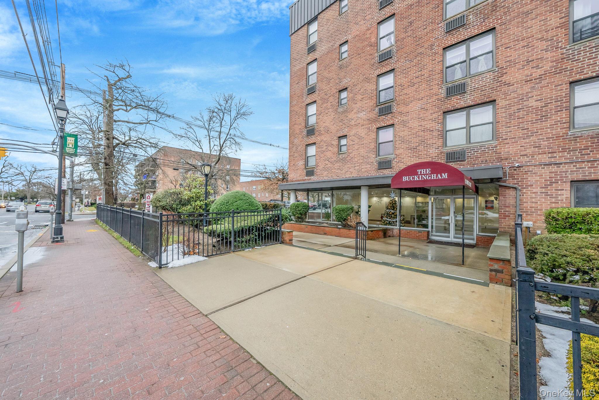 124 Smith Street # 3F, Freeport, NY 11520