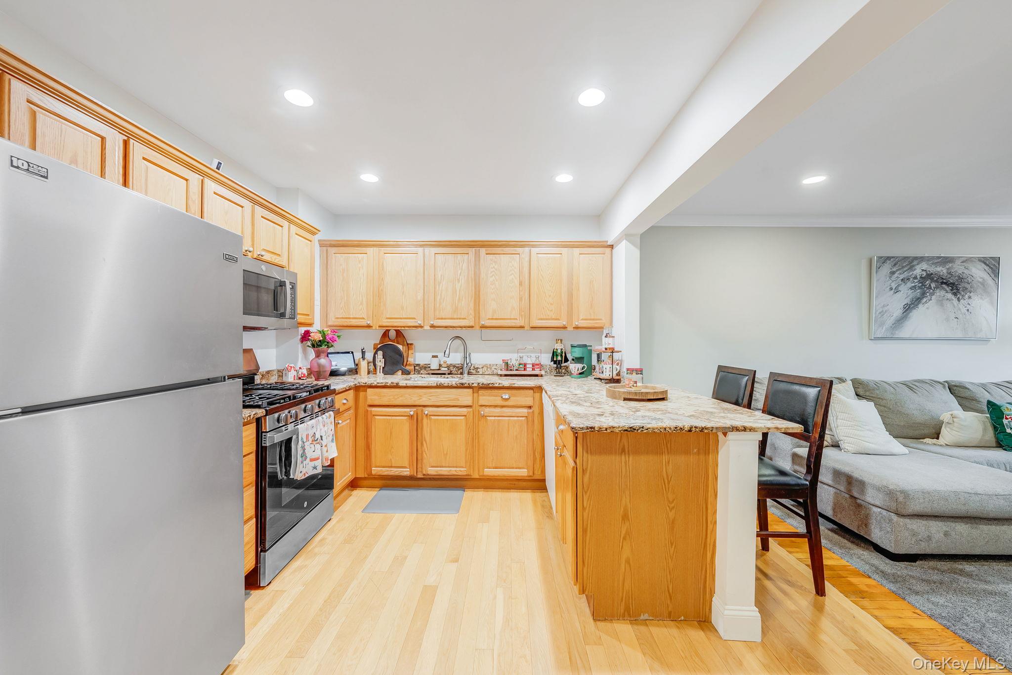 124 Smith Street # 3F, Freeport, NY 11520