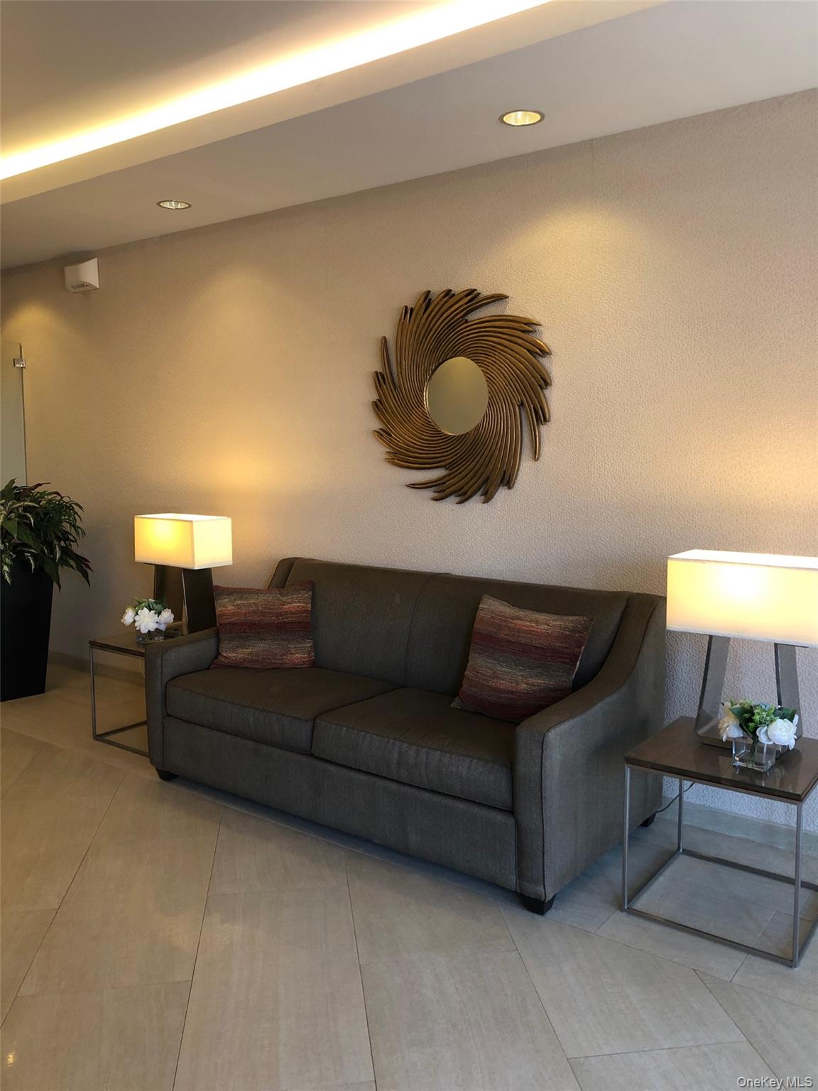 1296 Midland Avenue # E4, Yonkers, NY 10704