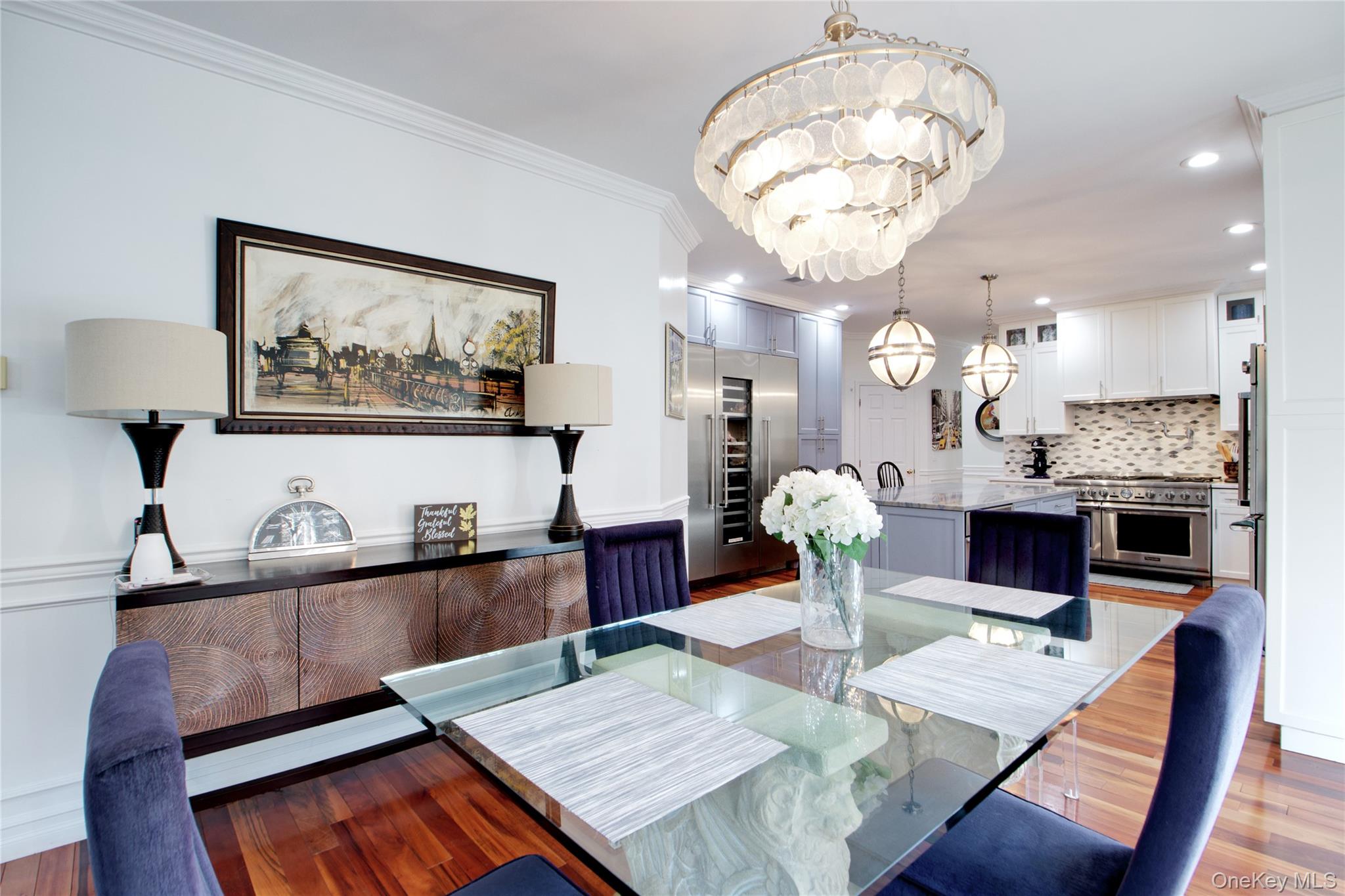 50 Davis Lane, Roslyn, NY 11576